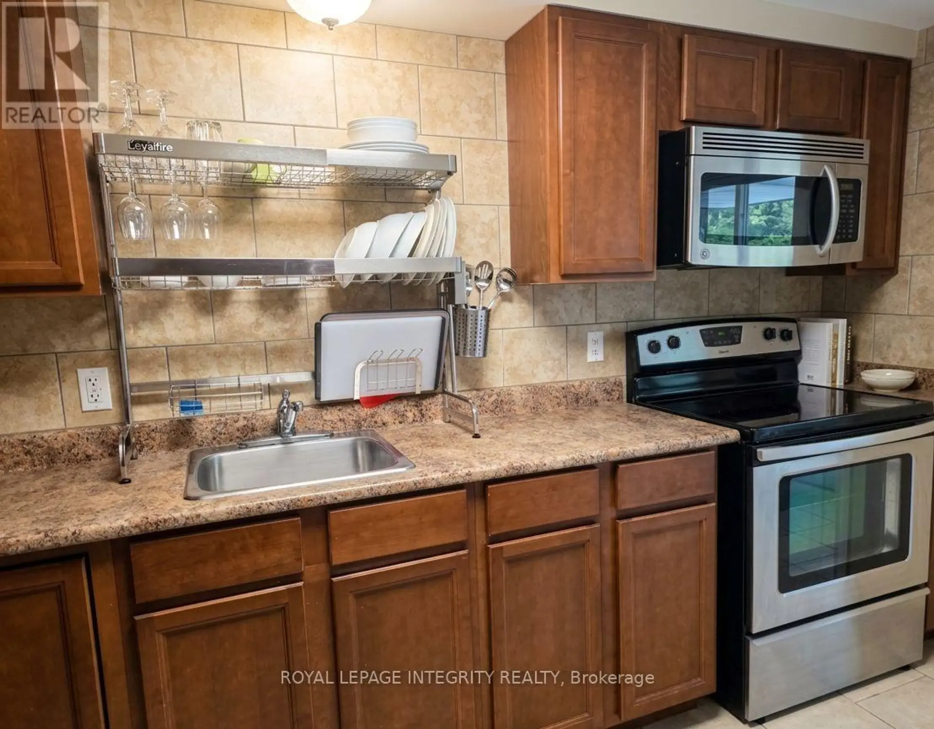 176 OAKRIDGE BOULEVARD - Image 12