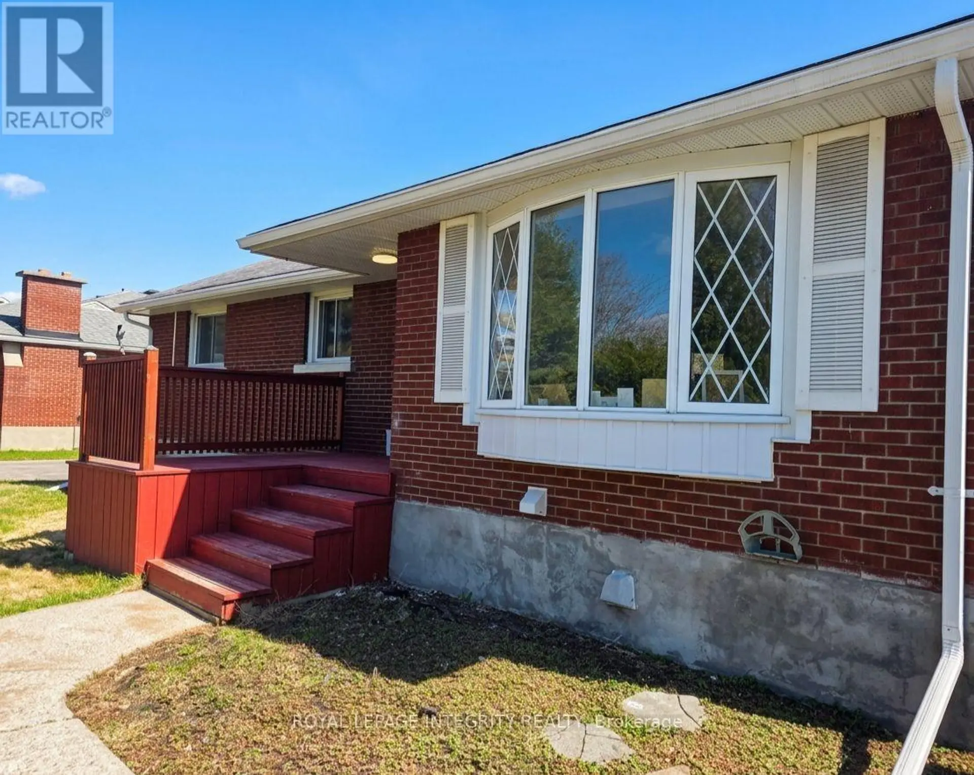 176 OAKRIDGE BOULEVARD - Image 2
