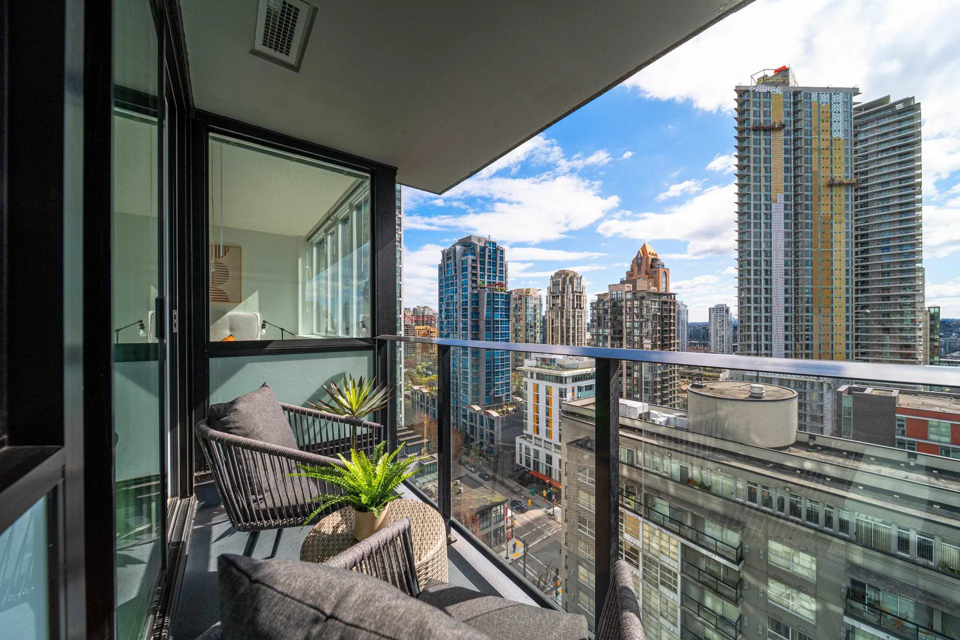 #1703 1325 Rolston Street - Image 10