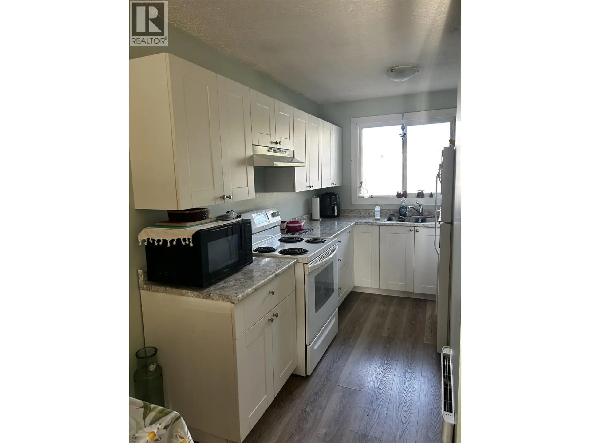 2223-2225 OAK STREET - Image 2