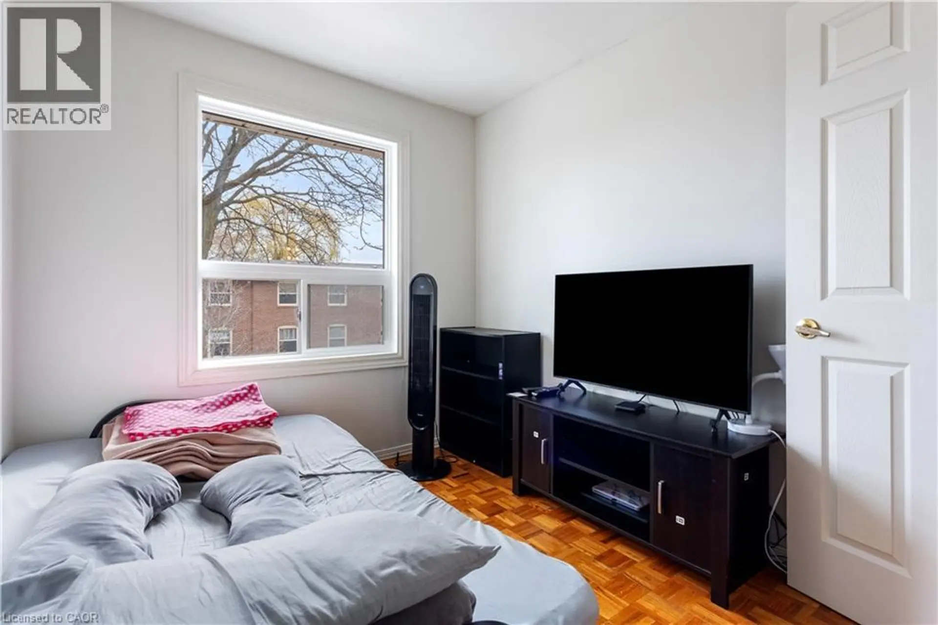 7 EDEN PARK Drive - Image 11