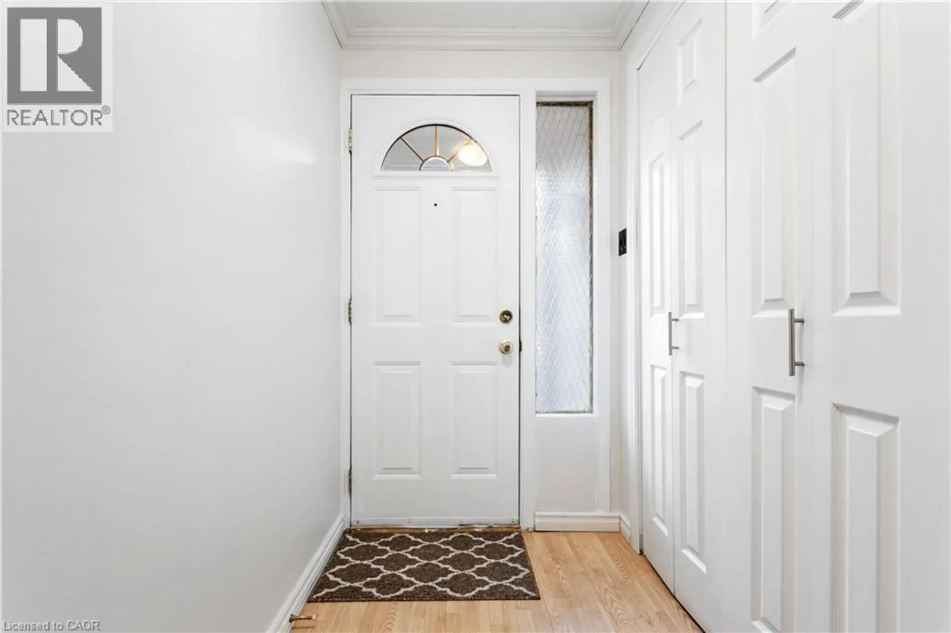 7 EDEN PARK Drive - Image 3