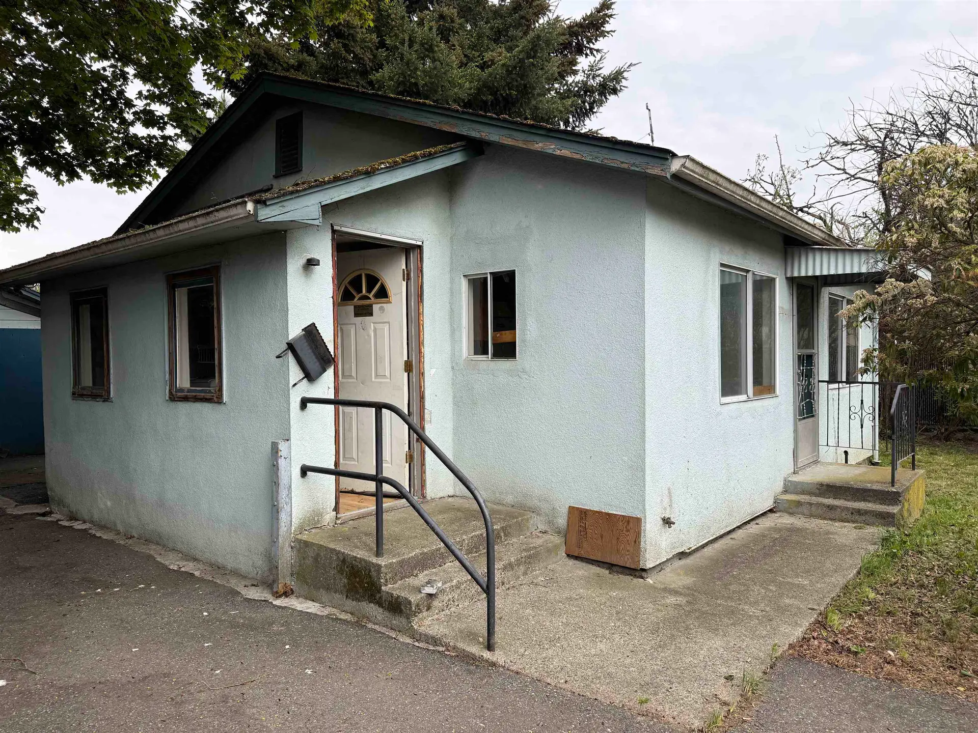 9405 Broadway - Image 2