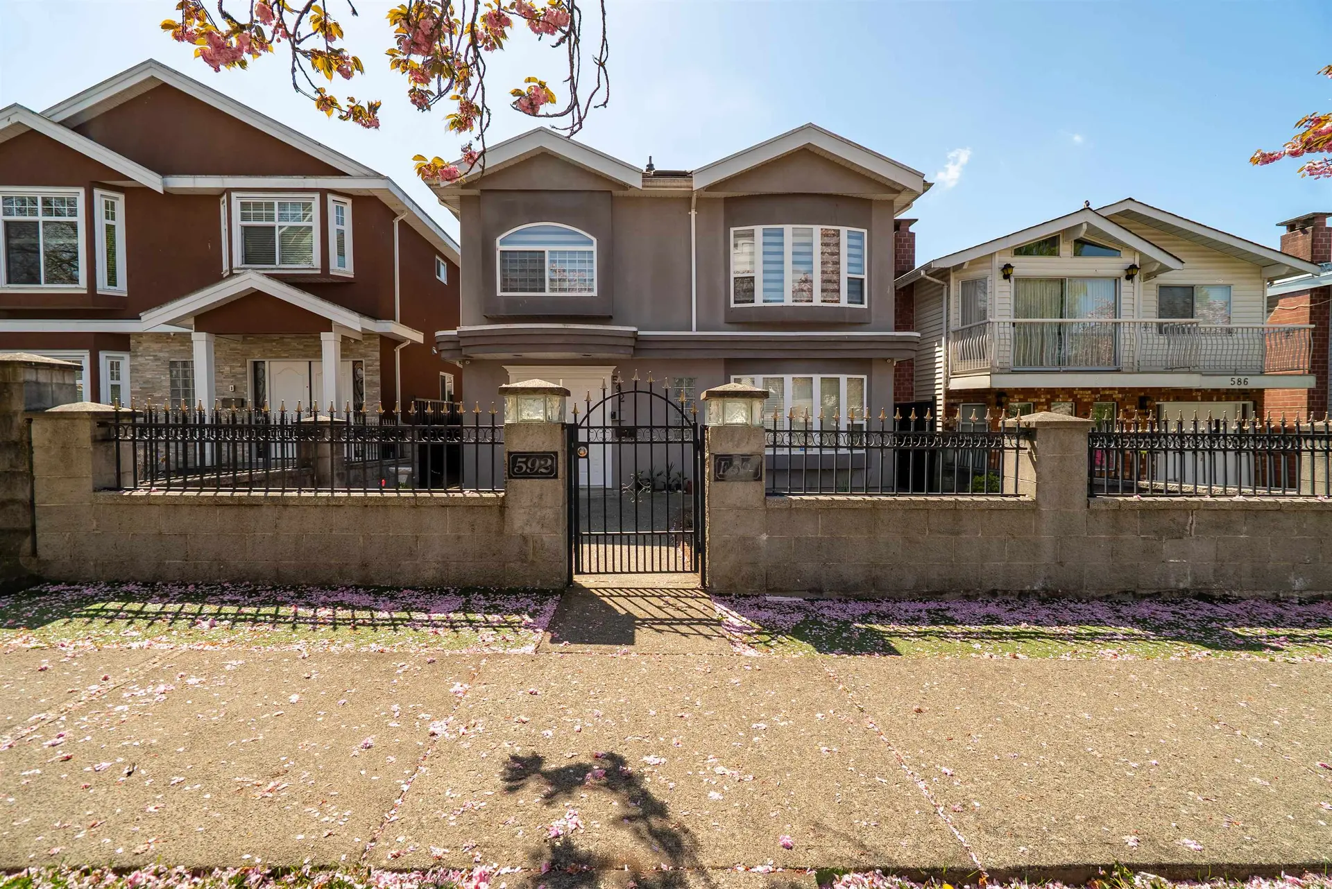 Property at 592 E 50th Avenue, Vancouver, BC