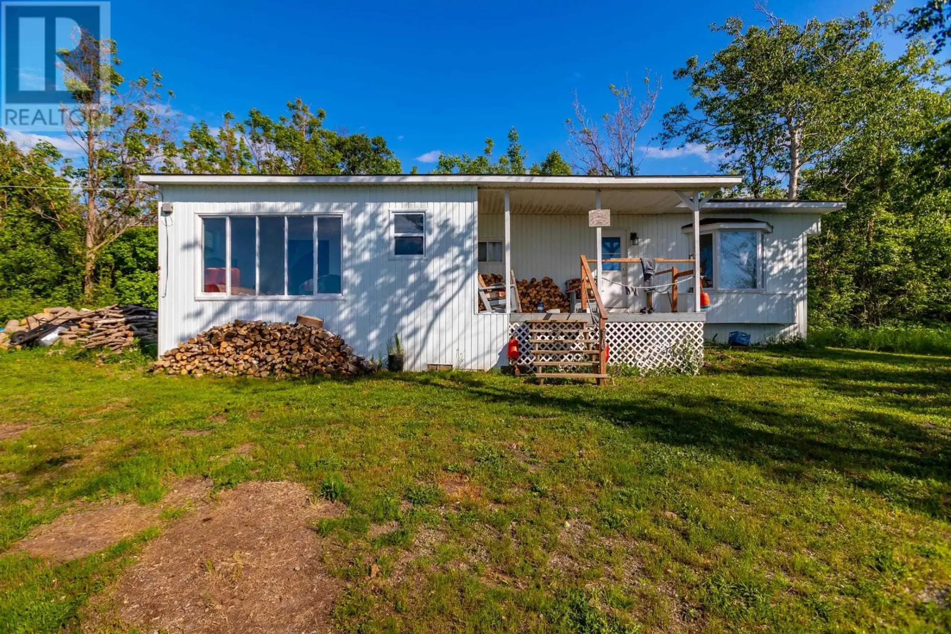 7 Sunset Avenue - Image 2