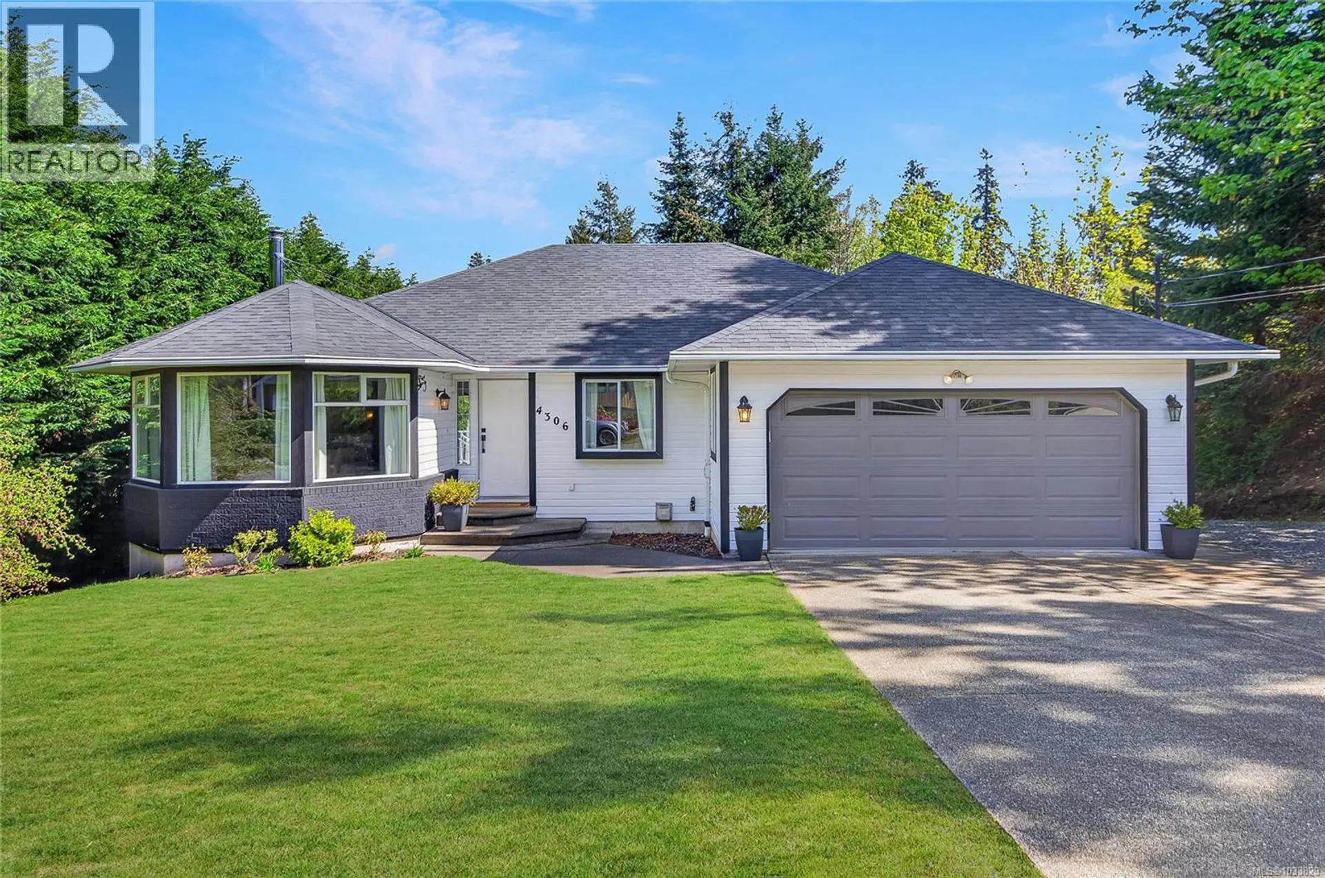 Property at 4306 Briardale Rd, Royston, BC