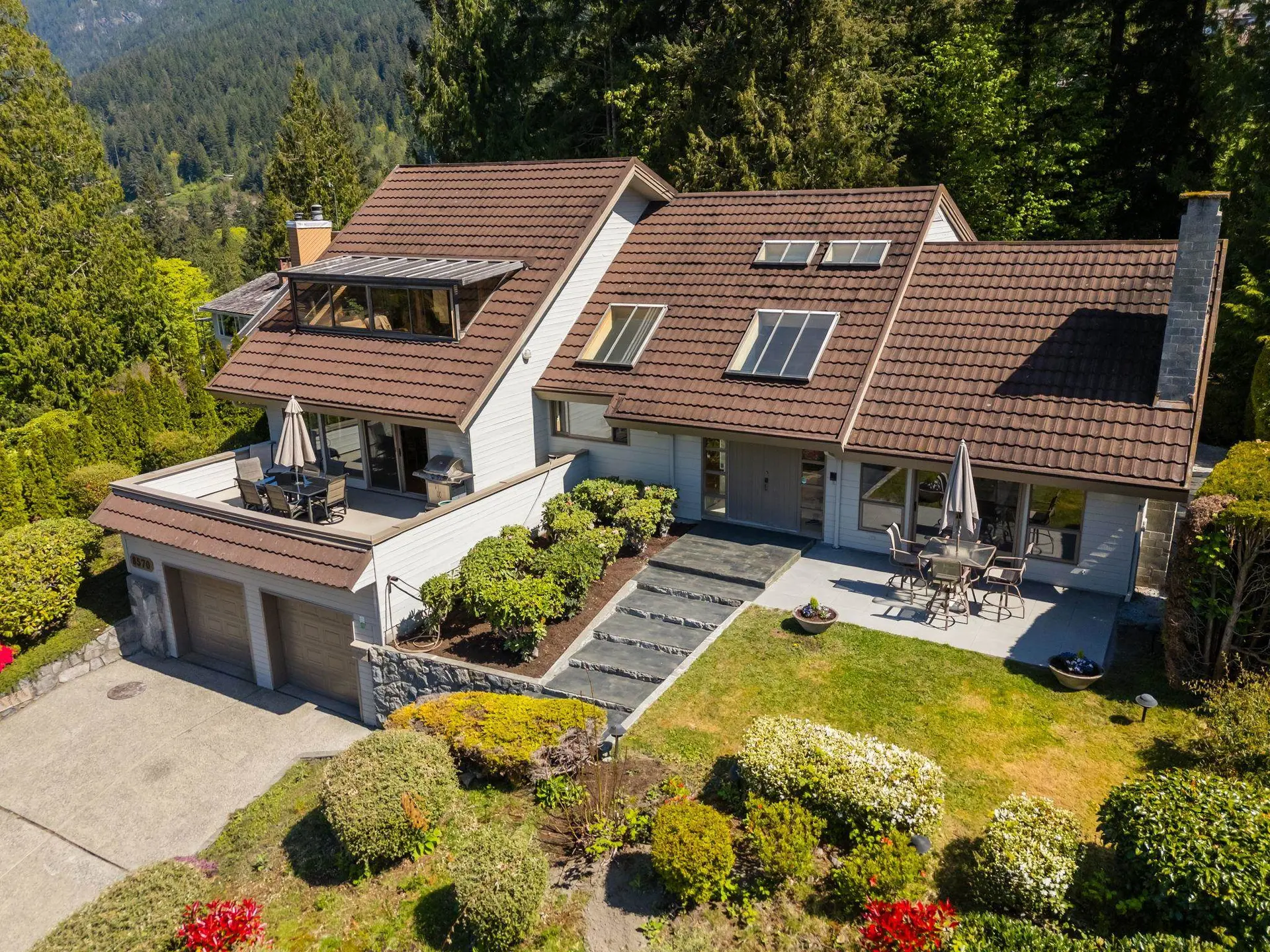 Property at 8570 Ansell Place, West Vancouver, BC