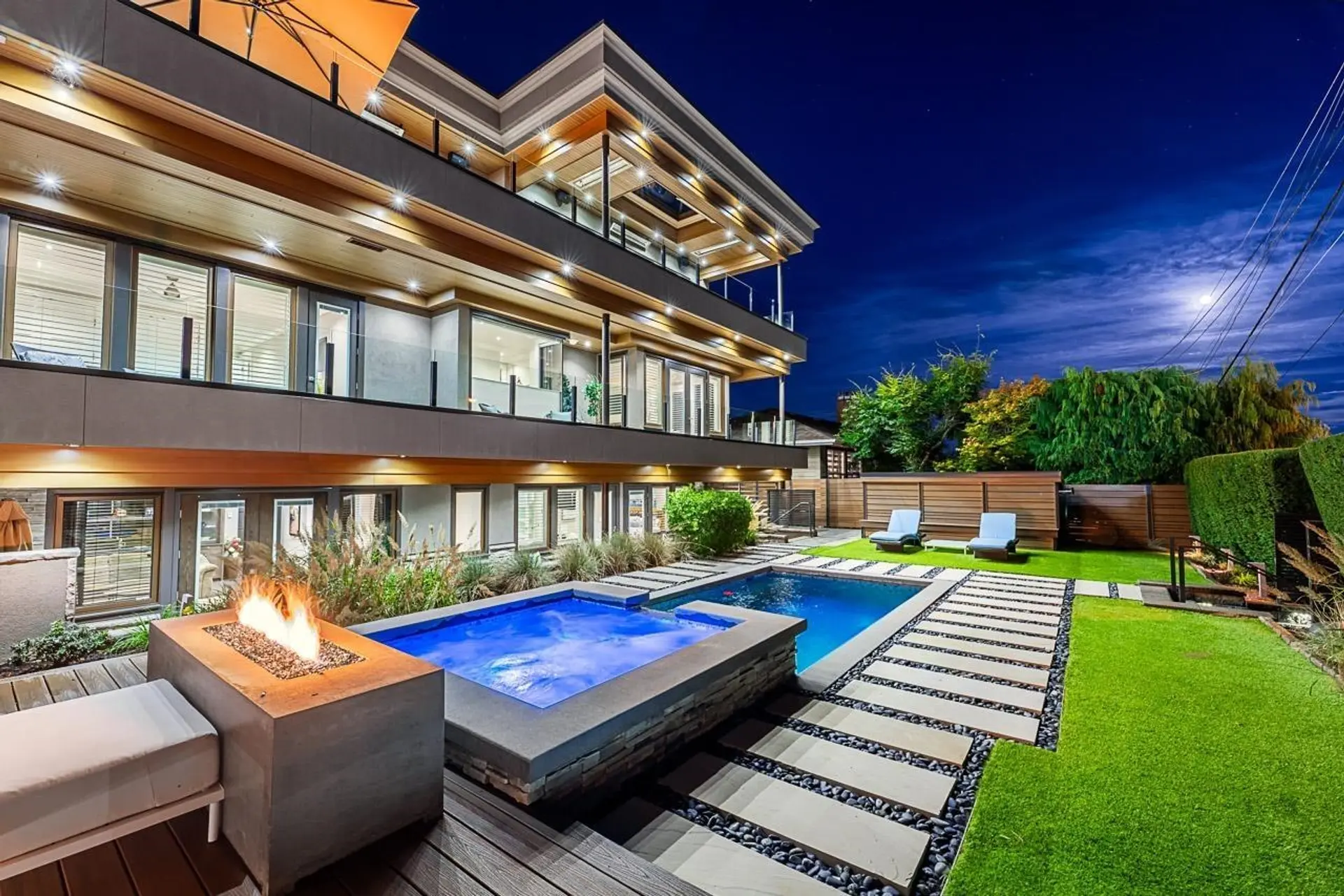 Property at 15567 Pacific Avenue, White Rock, BC