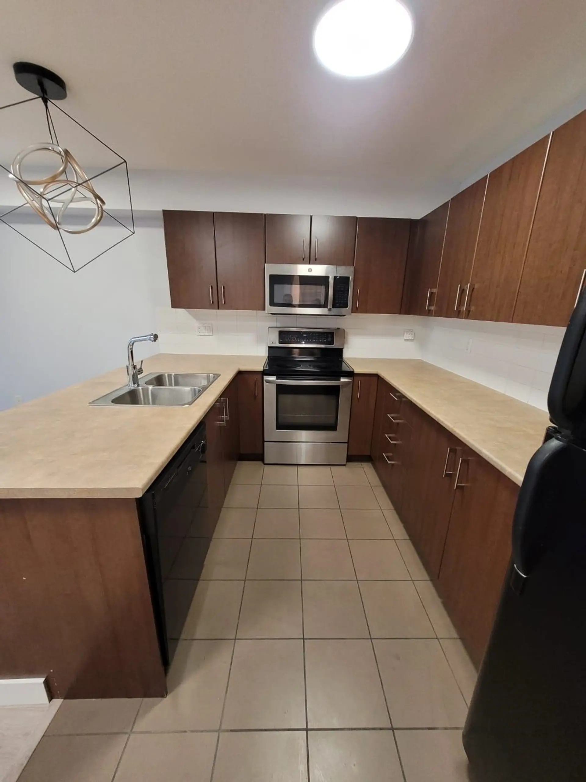 #214 45555 Yale Road - Image 6