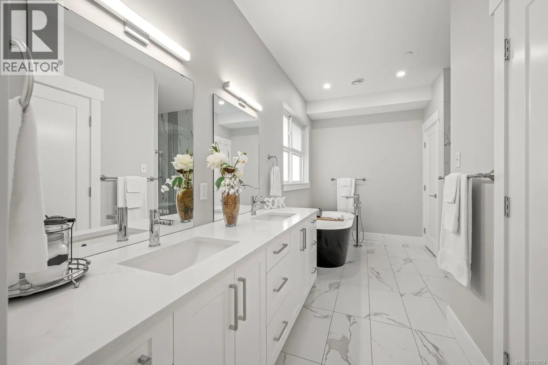 3236 Klanawa Cres - Image 7
