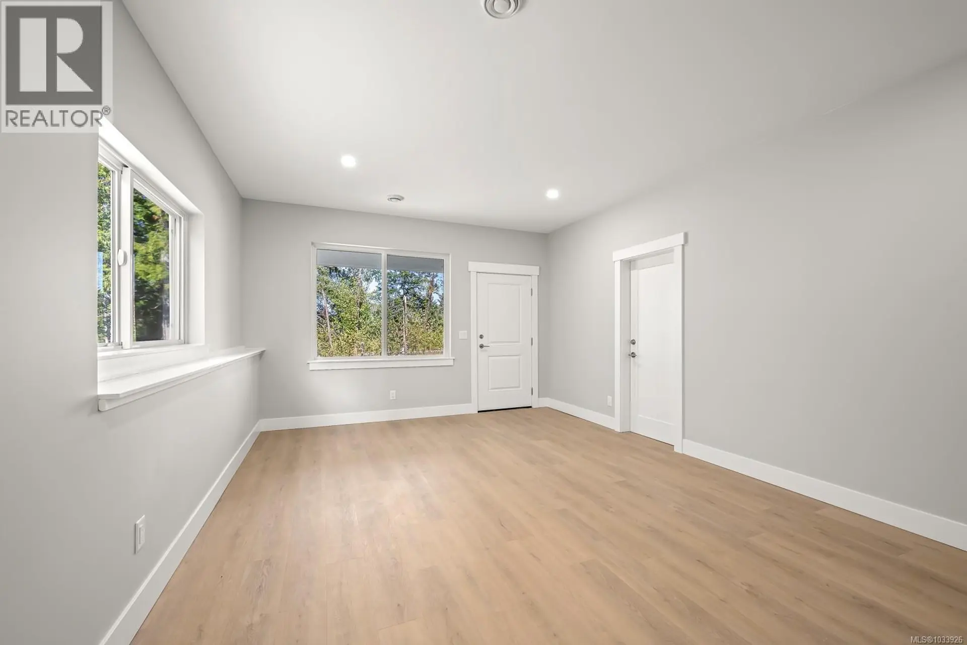 3240 Klanawa Cres - Image 6