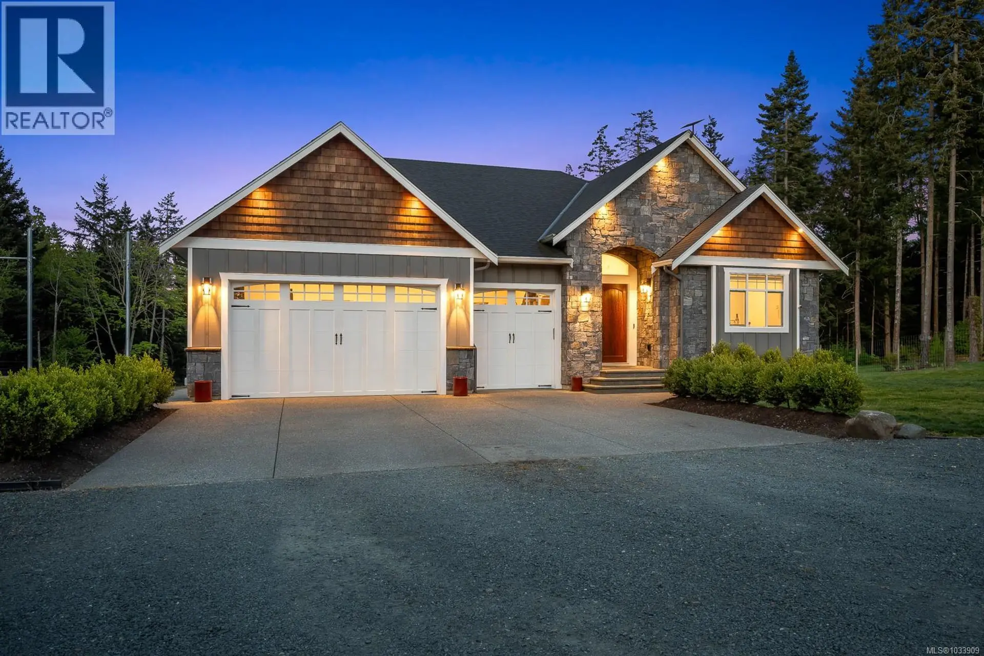 Property at 2294/2290 Waveland Rd, Courtenay, BC