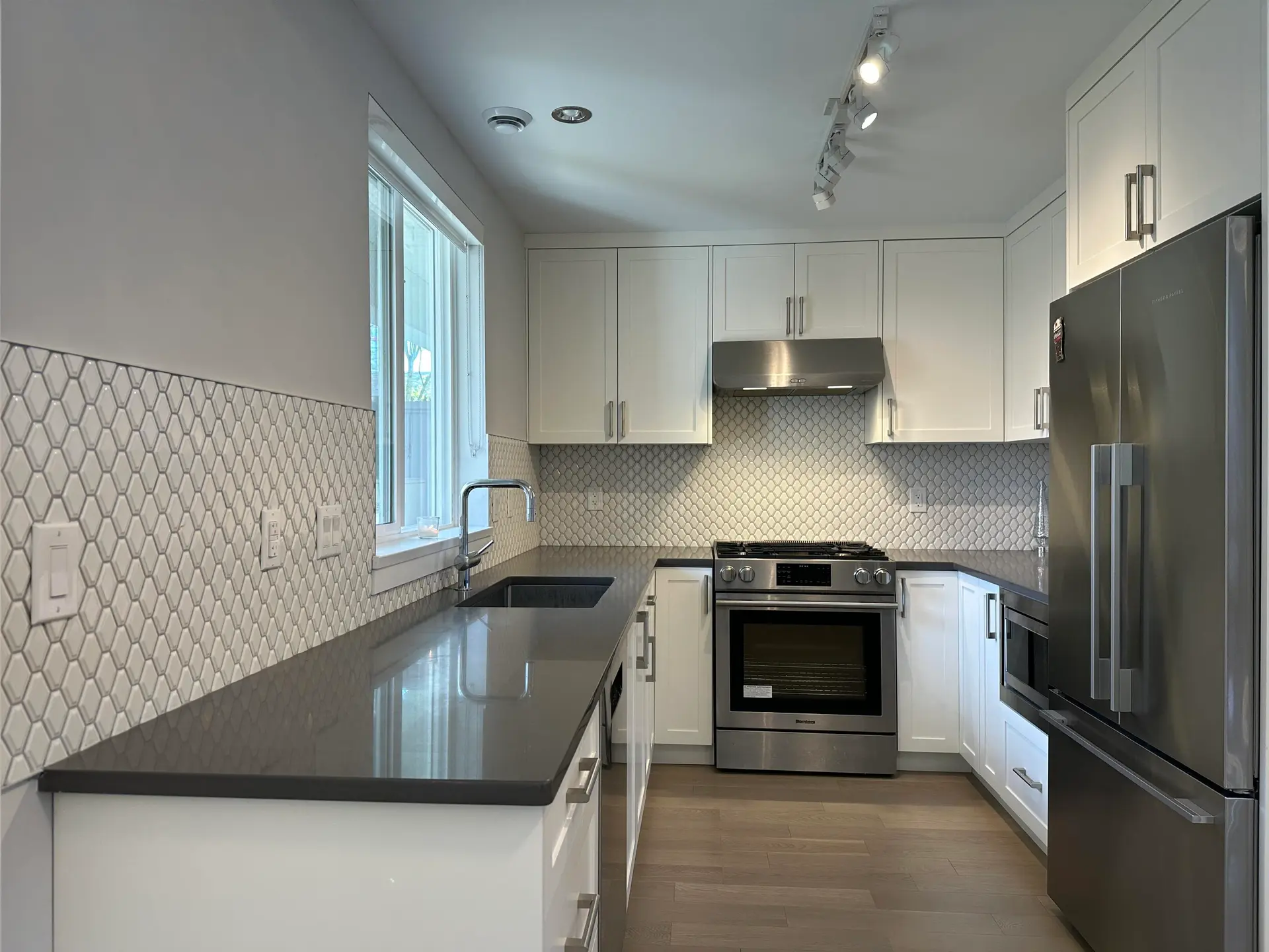 #32 7180 Lechow Street - Image 3