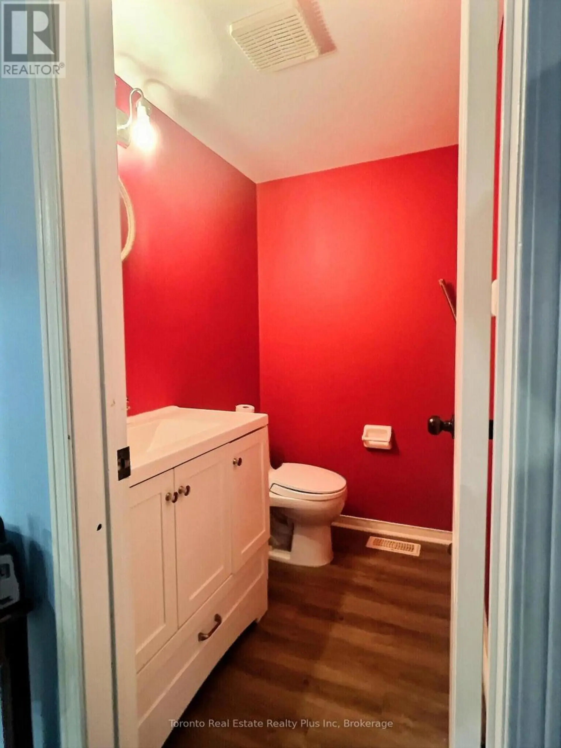 18 PRESTON AVENUE - Image 4