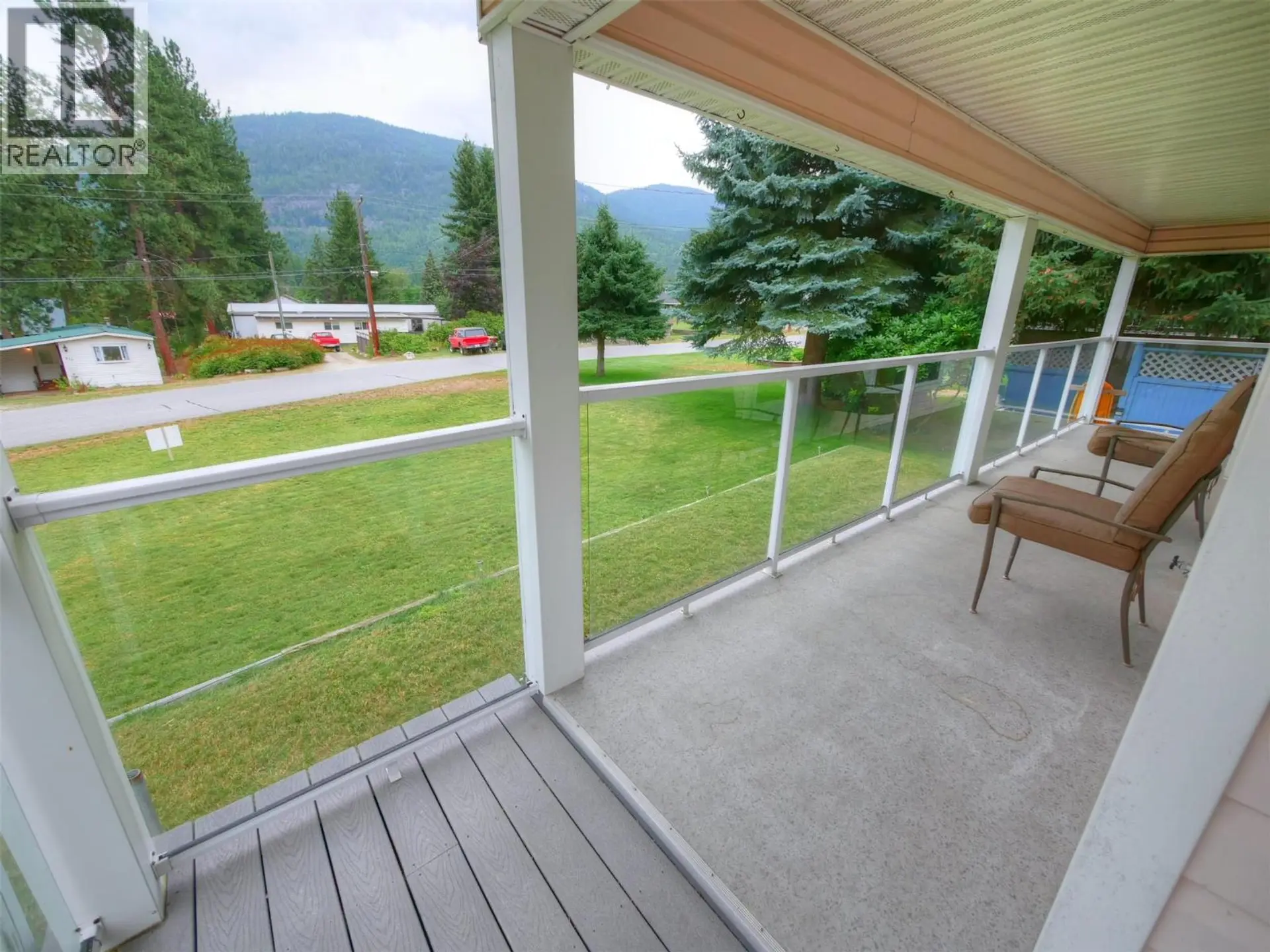 817 Smith Crescent - Image 10