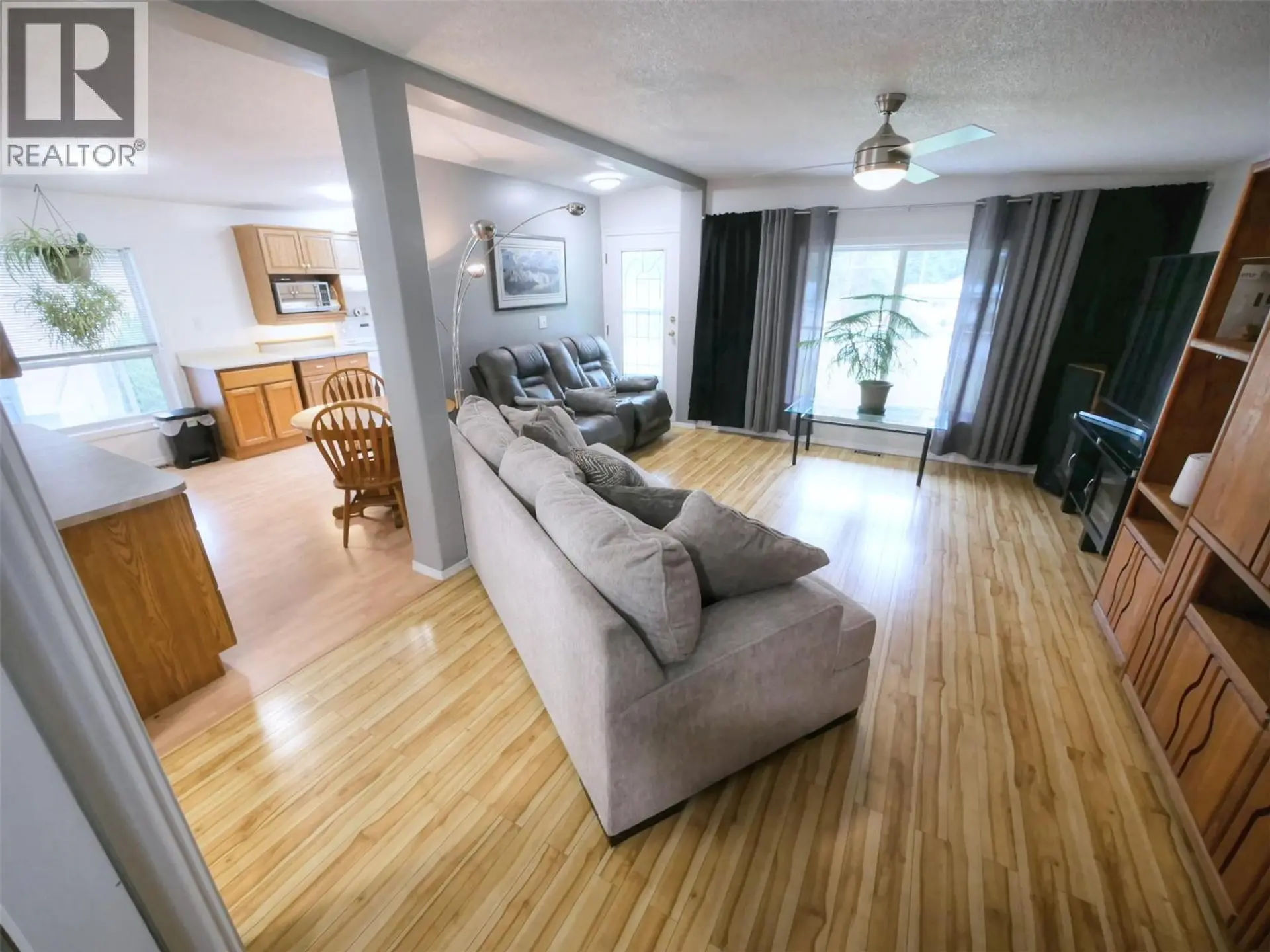 817 Smith Crescent - Image 3