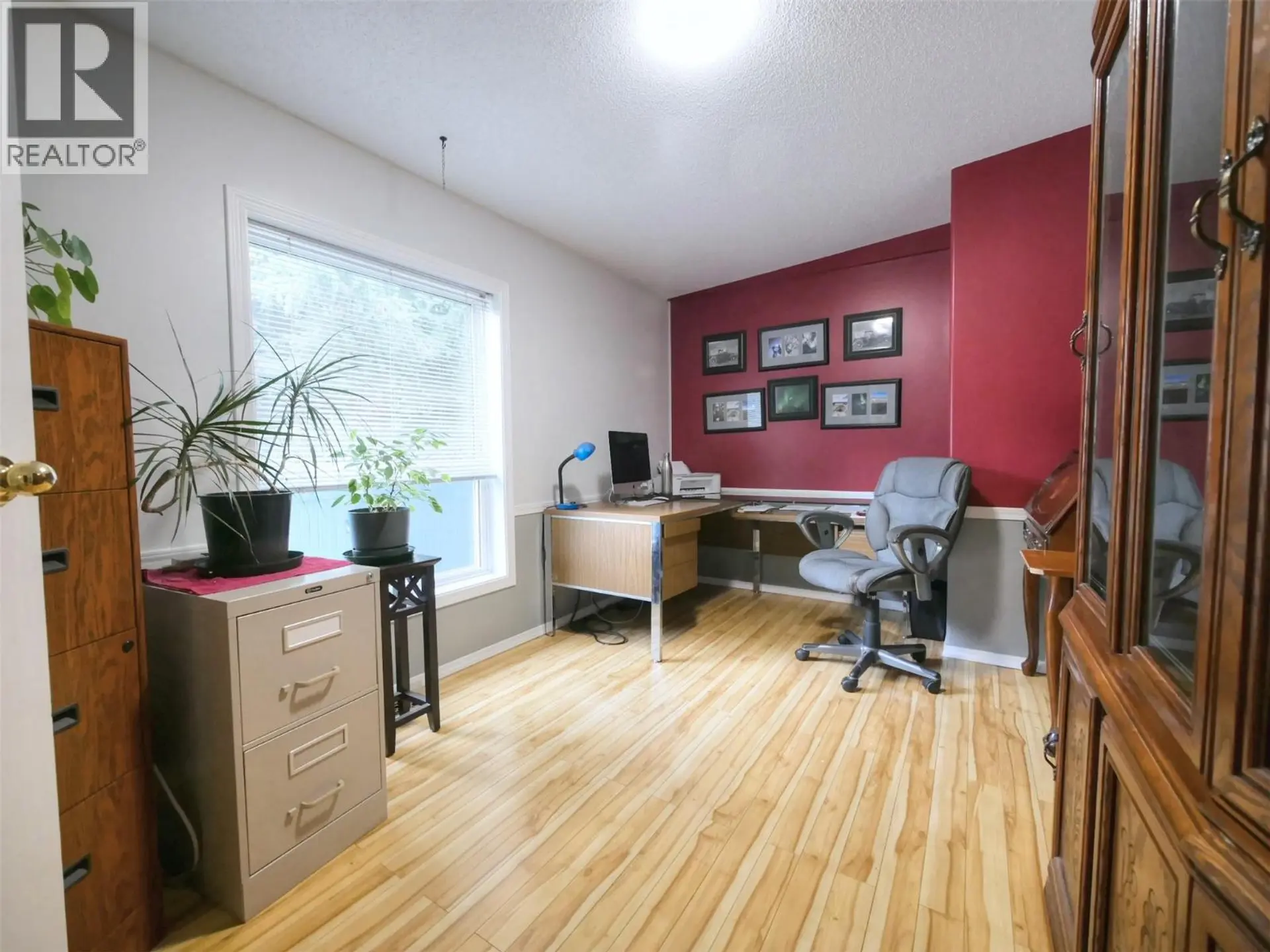 817 Smith Crescent - Image 6