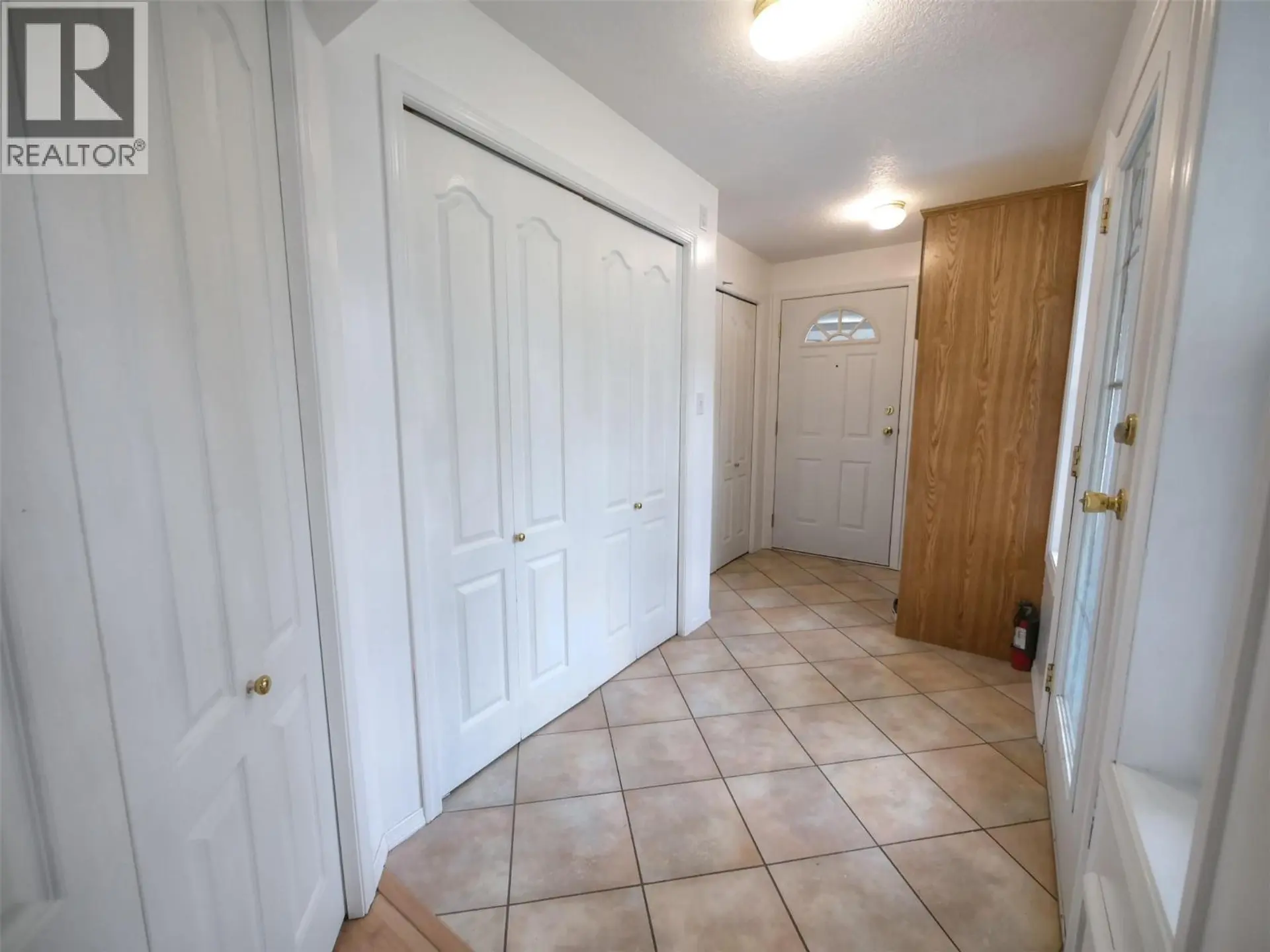 817 Smith Crescent - Image 7