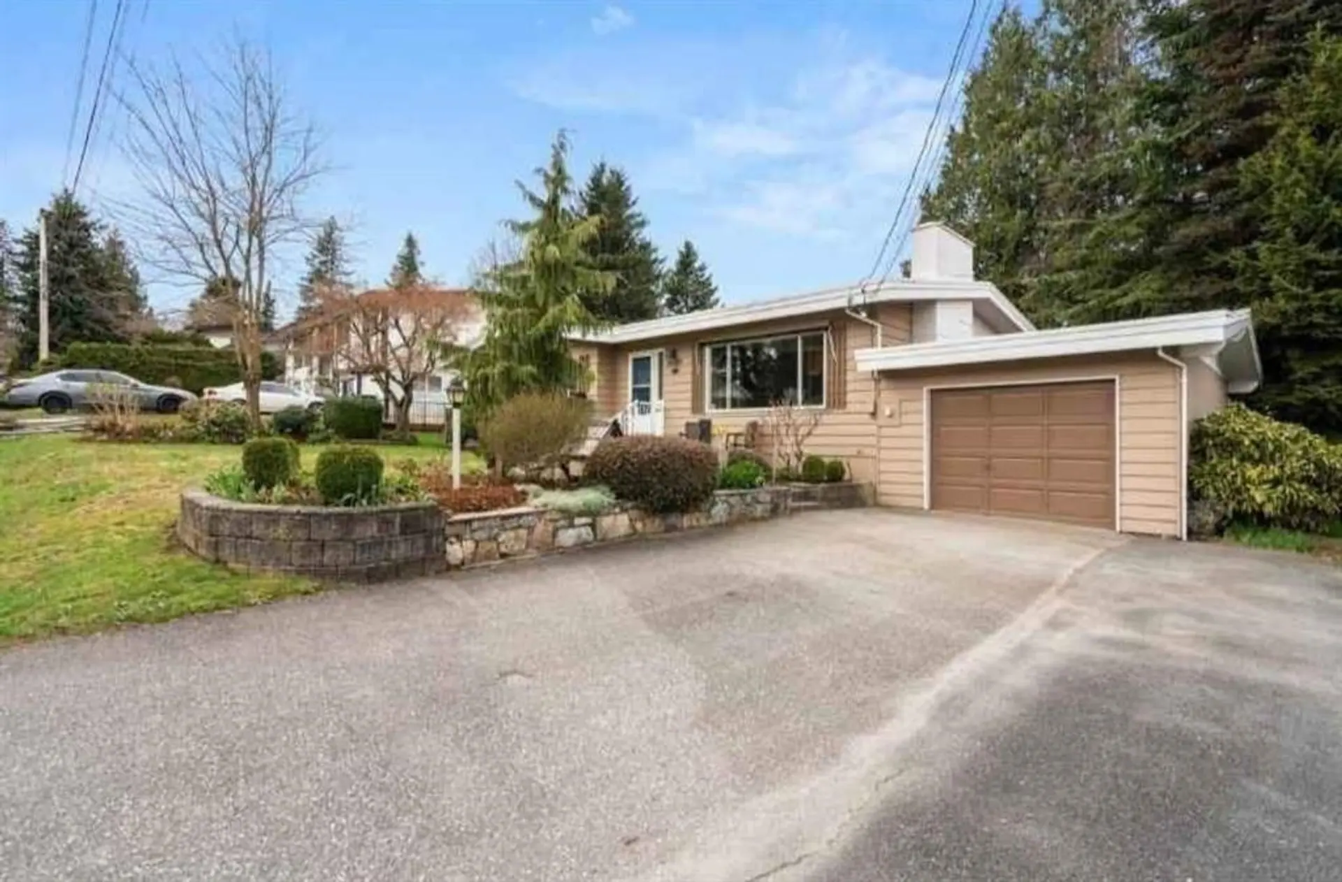 Property at 32611 Hollywood Avenue, Abbotsford, BC