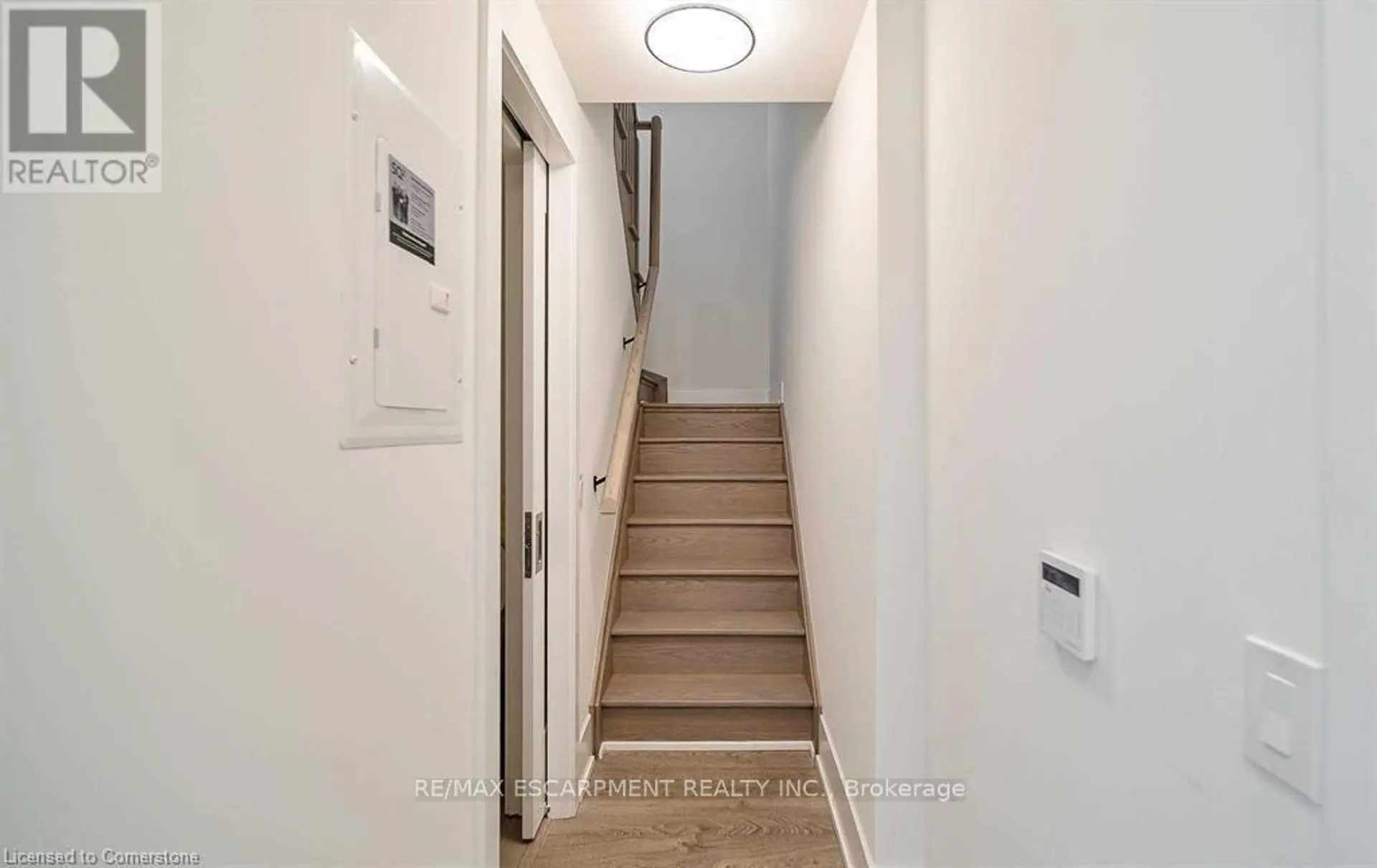#120 80 VANAULEY STREET - Image 8