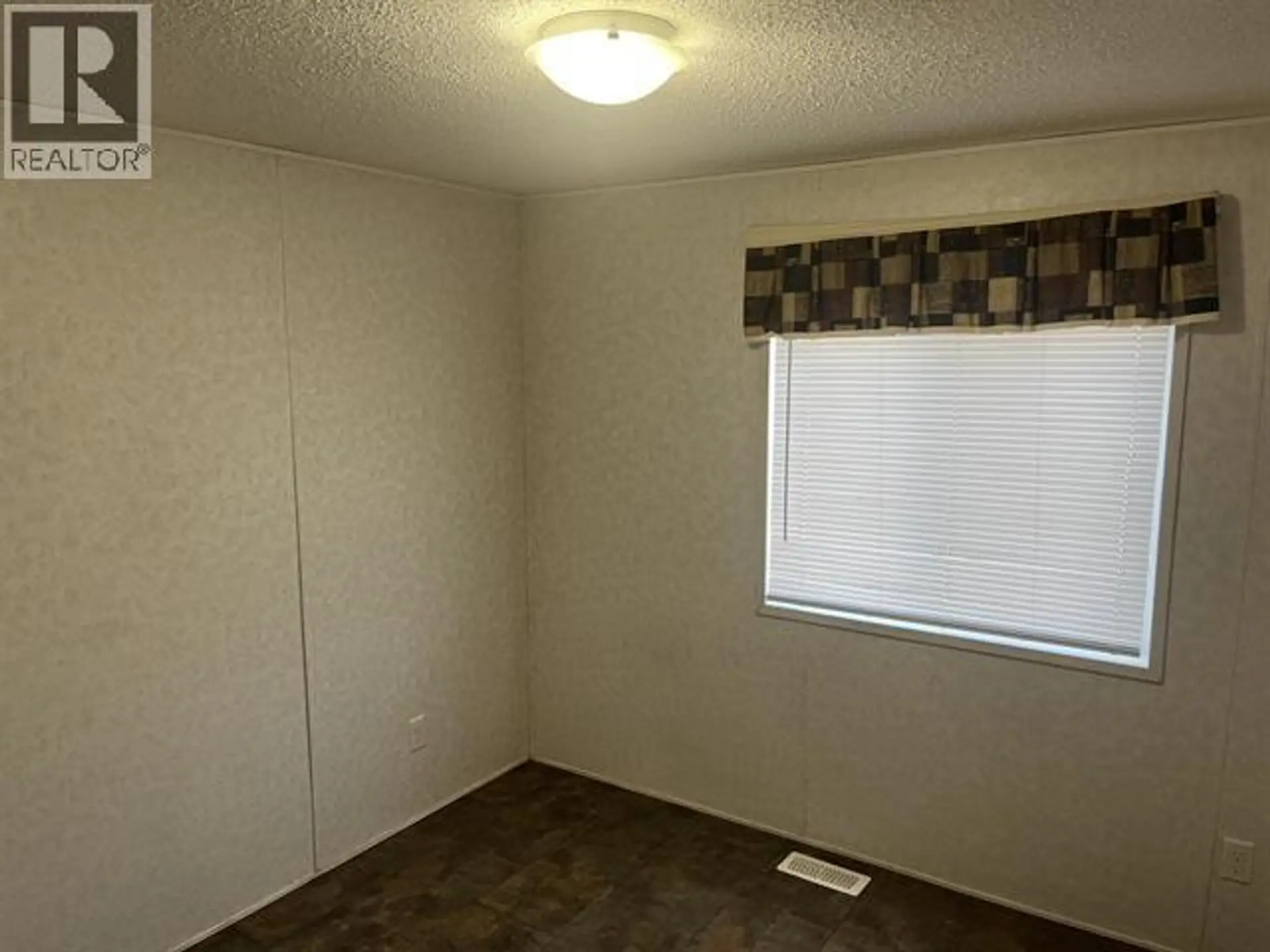 8101 85A AVENUE - Image 11