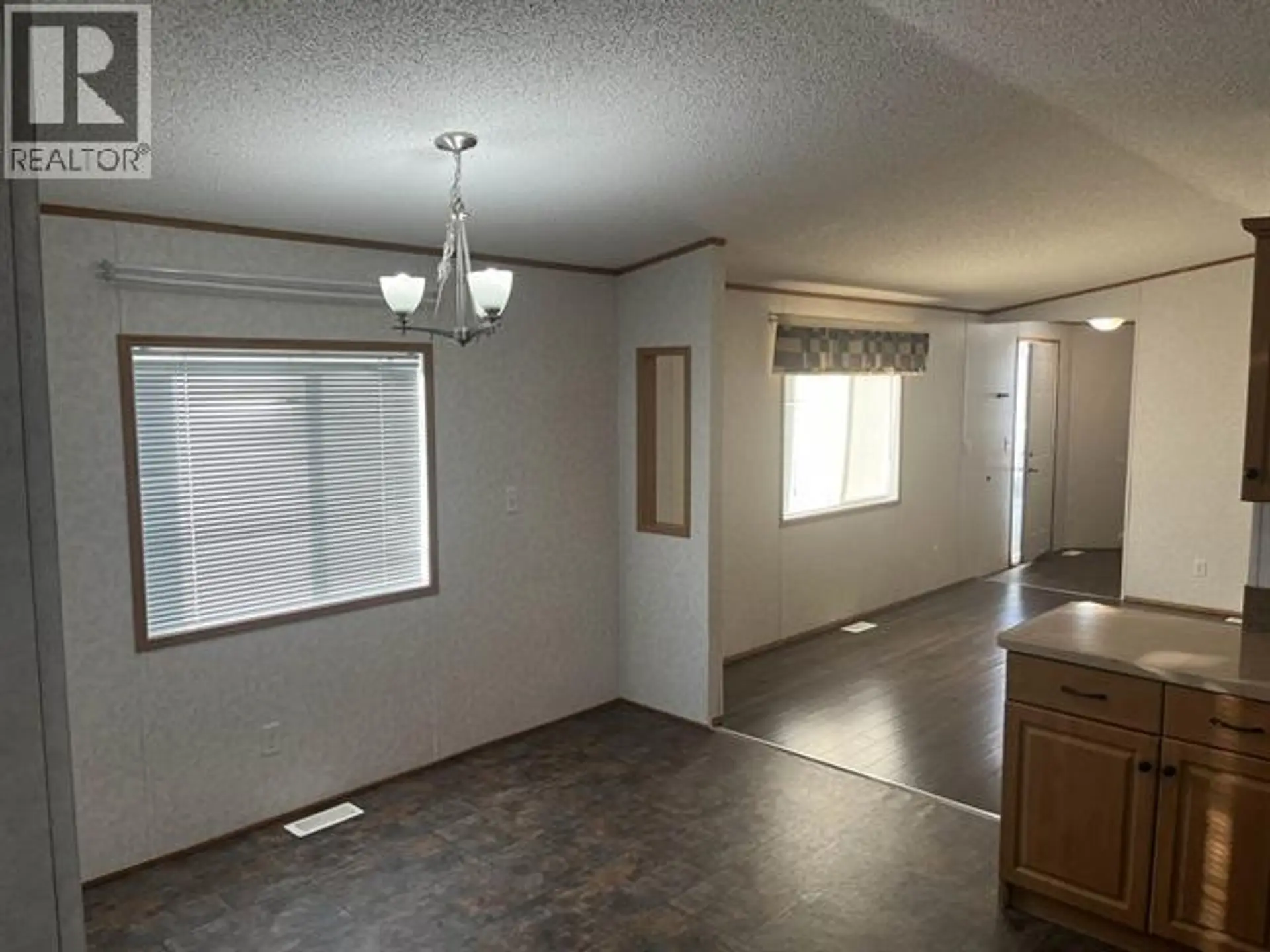8101 85A AVENUE - Image 3