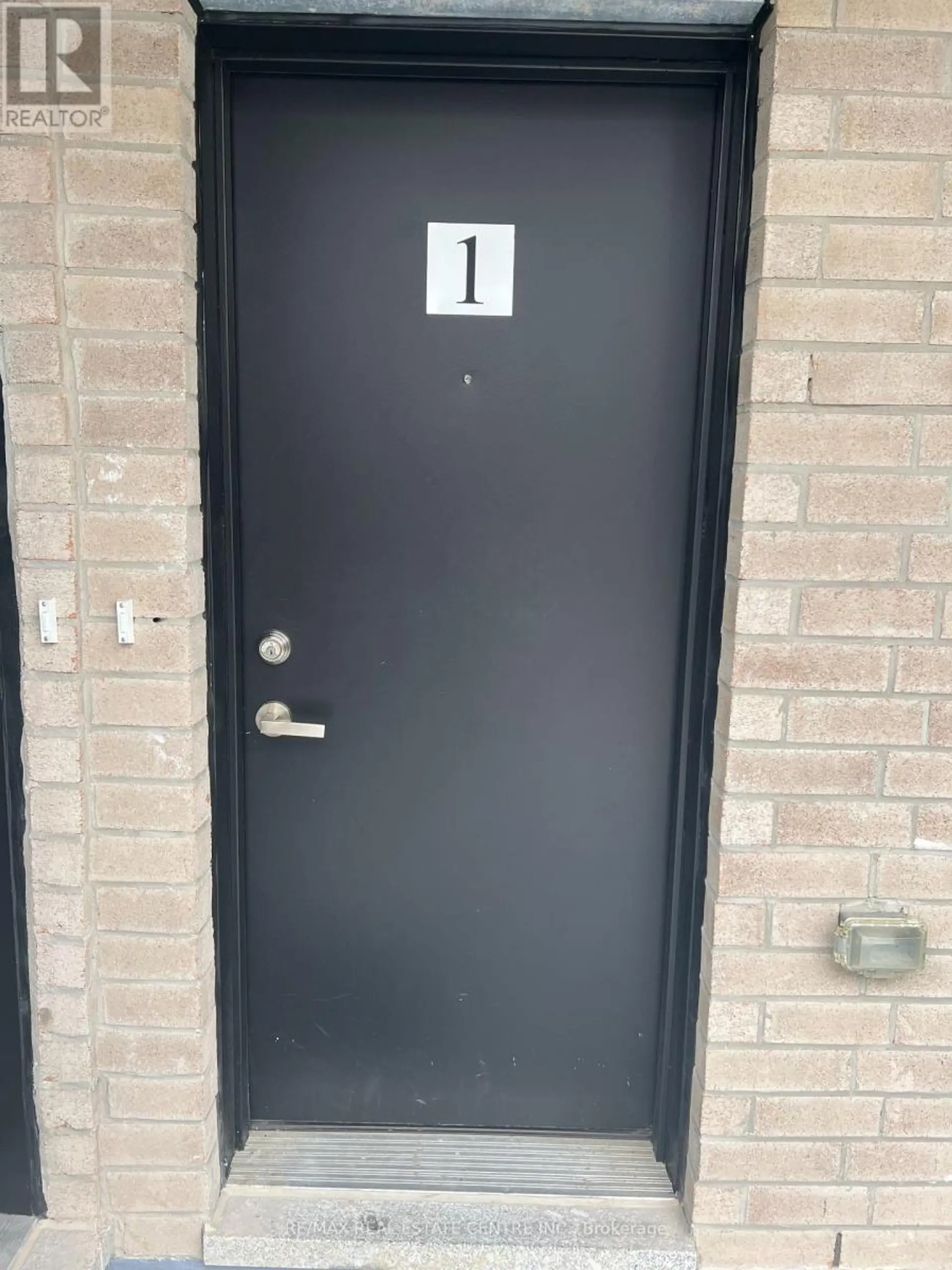 #1 3421 RIDGEWAY DRIVE - Image 2