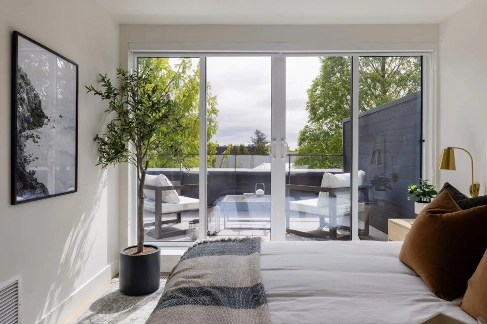 #105 5381 Willow Street - Image 7