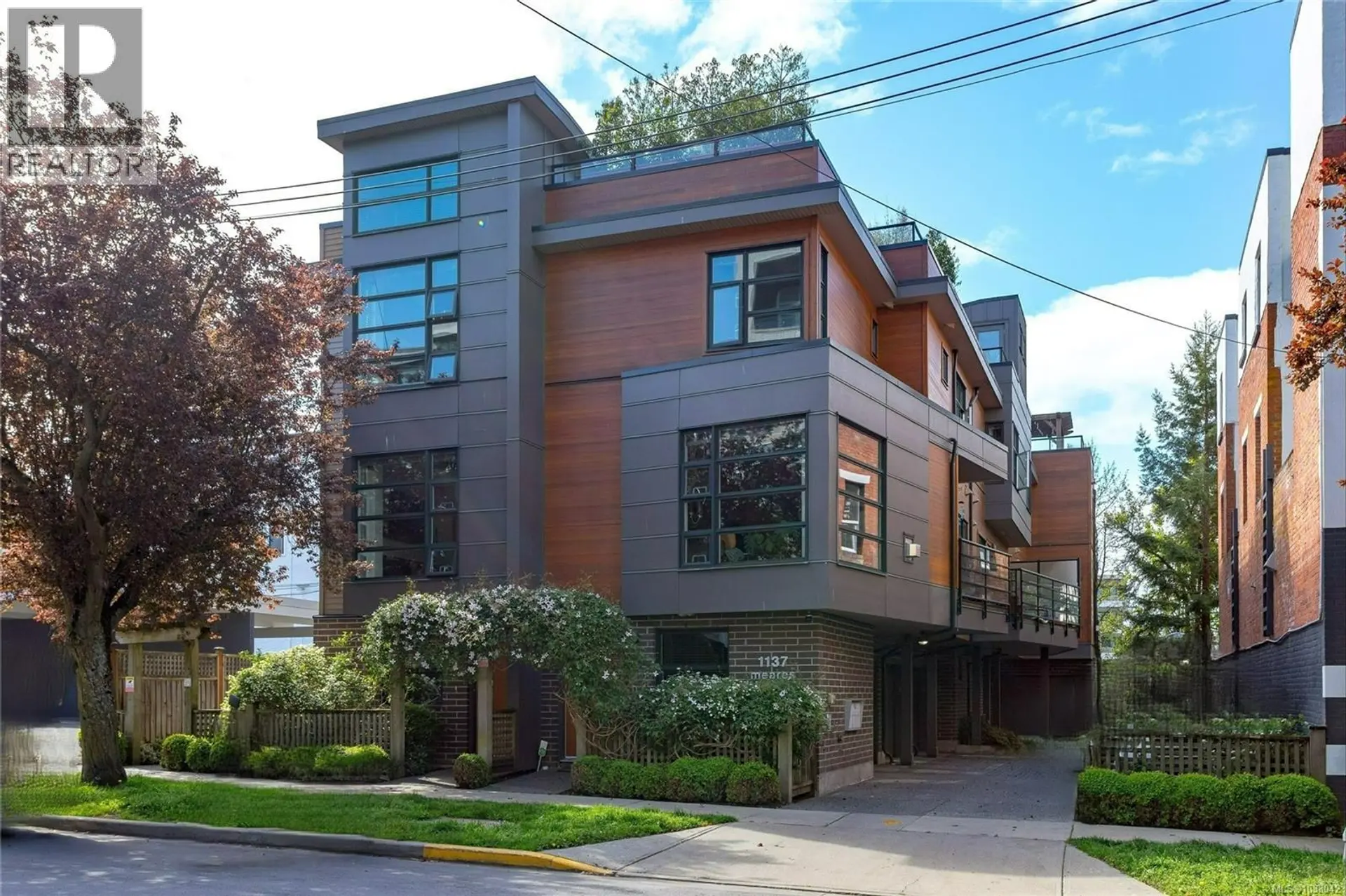 Property at #5 1137 Meares St, Victoria, BC