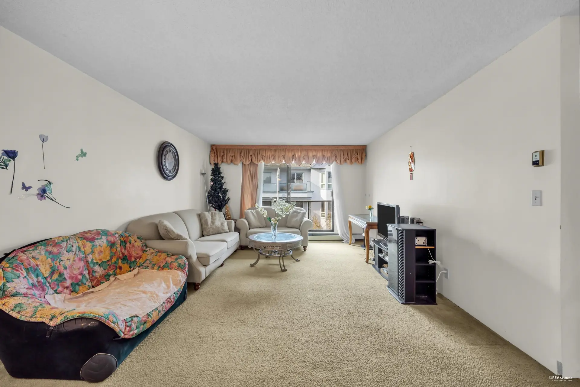 #305 8720 Lansdowne Road - Image 2