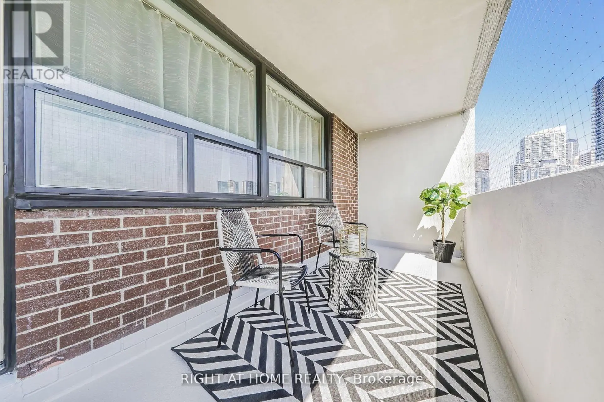 #908 40 HOMEWOOD AVENUE - Image 16