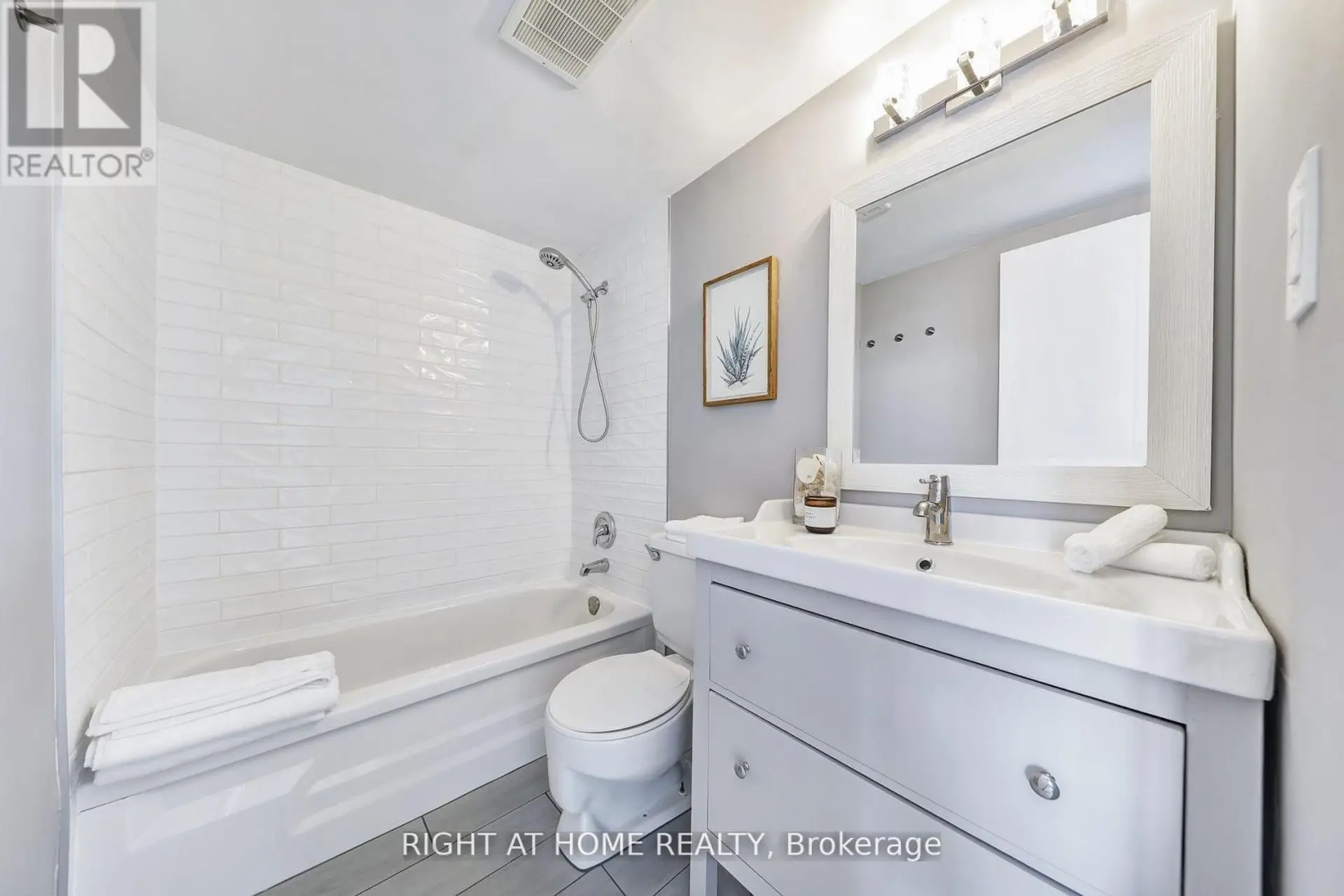 #908 40 HOMEWOOD AVENUE - Image 10