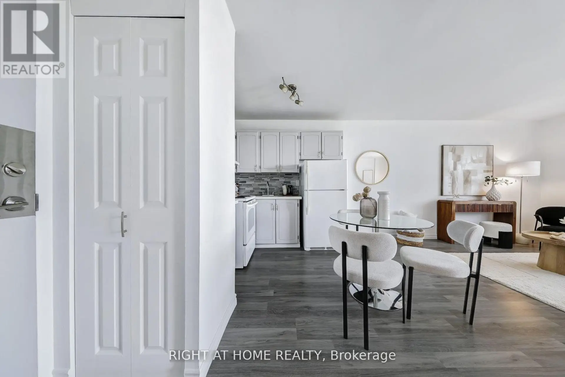 #908 40 HOMEWOOD AVENUE - Image 7