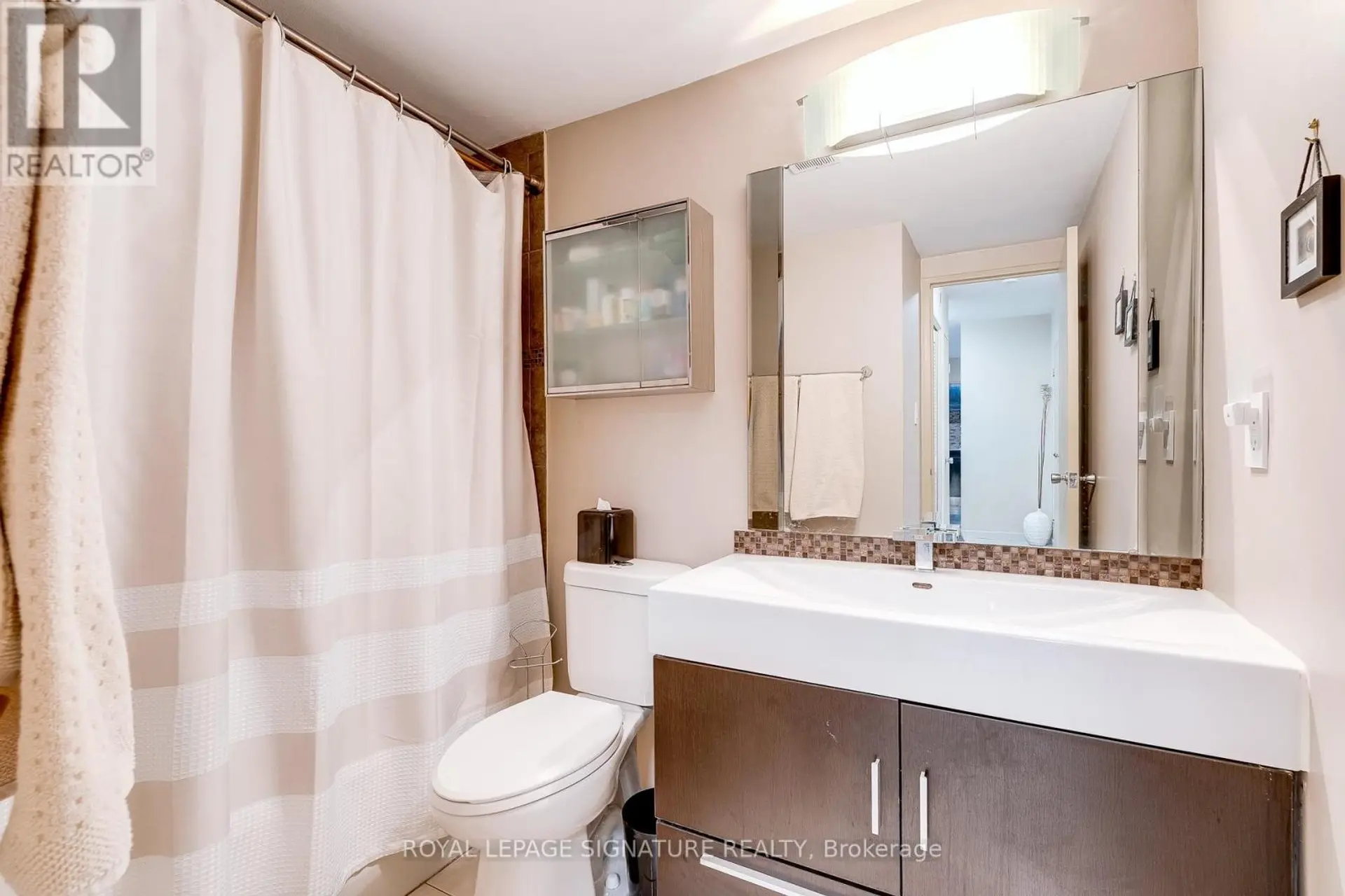 #611 1 FOUR WINDS DRIVE - Image 11