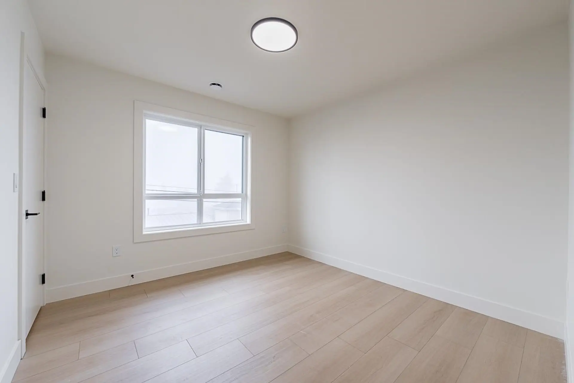 #4 6554 Charles Street - Image 6