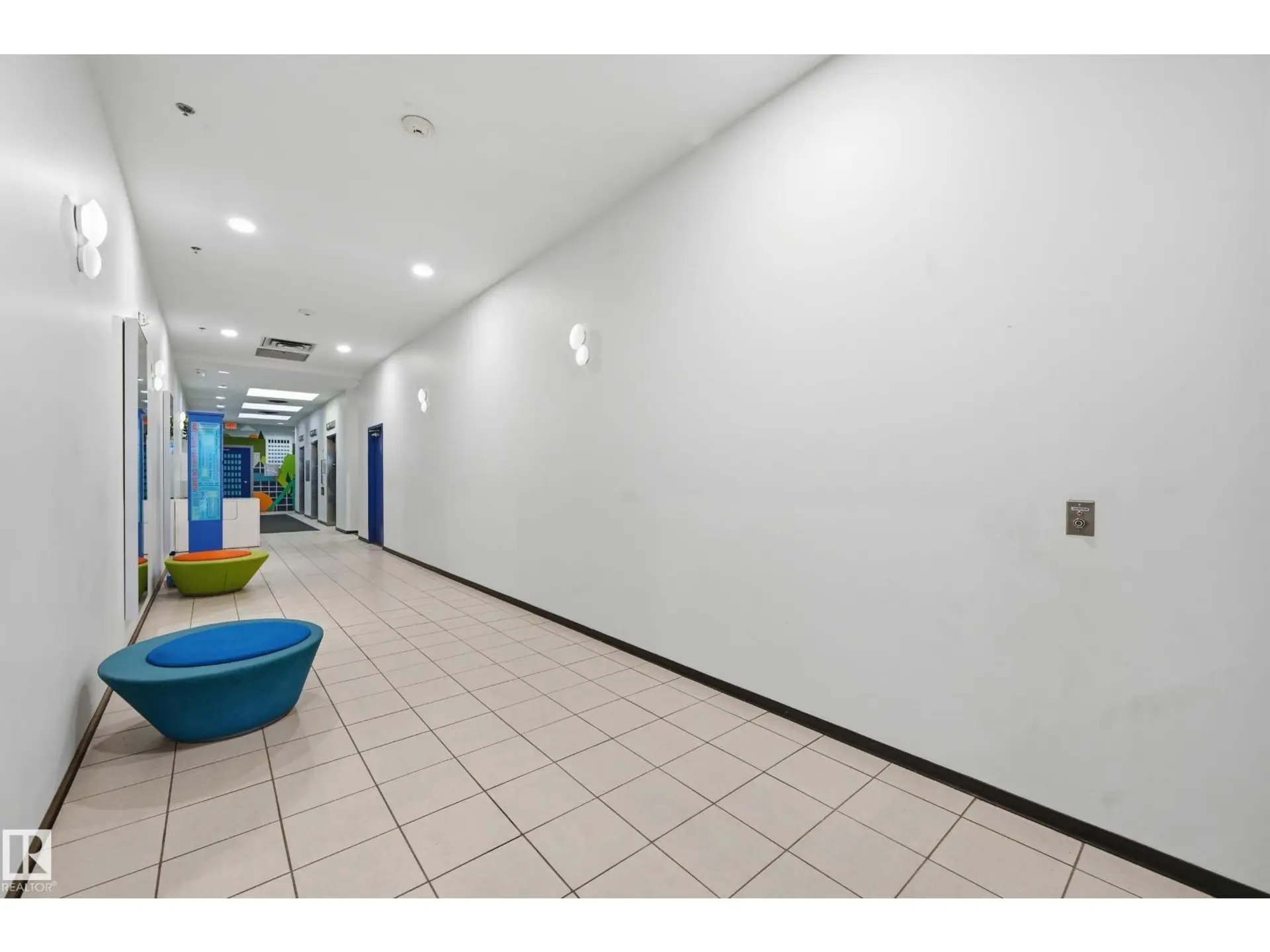 #1805 10024 JASPER AV NW - Image 17