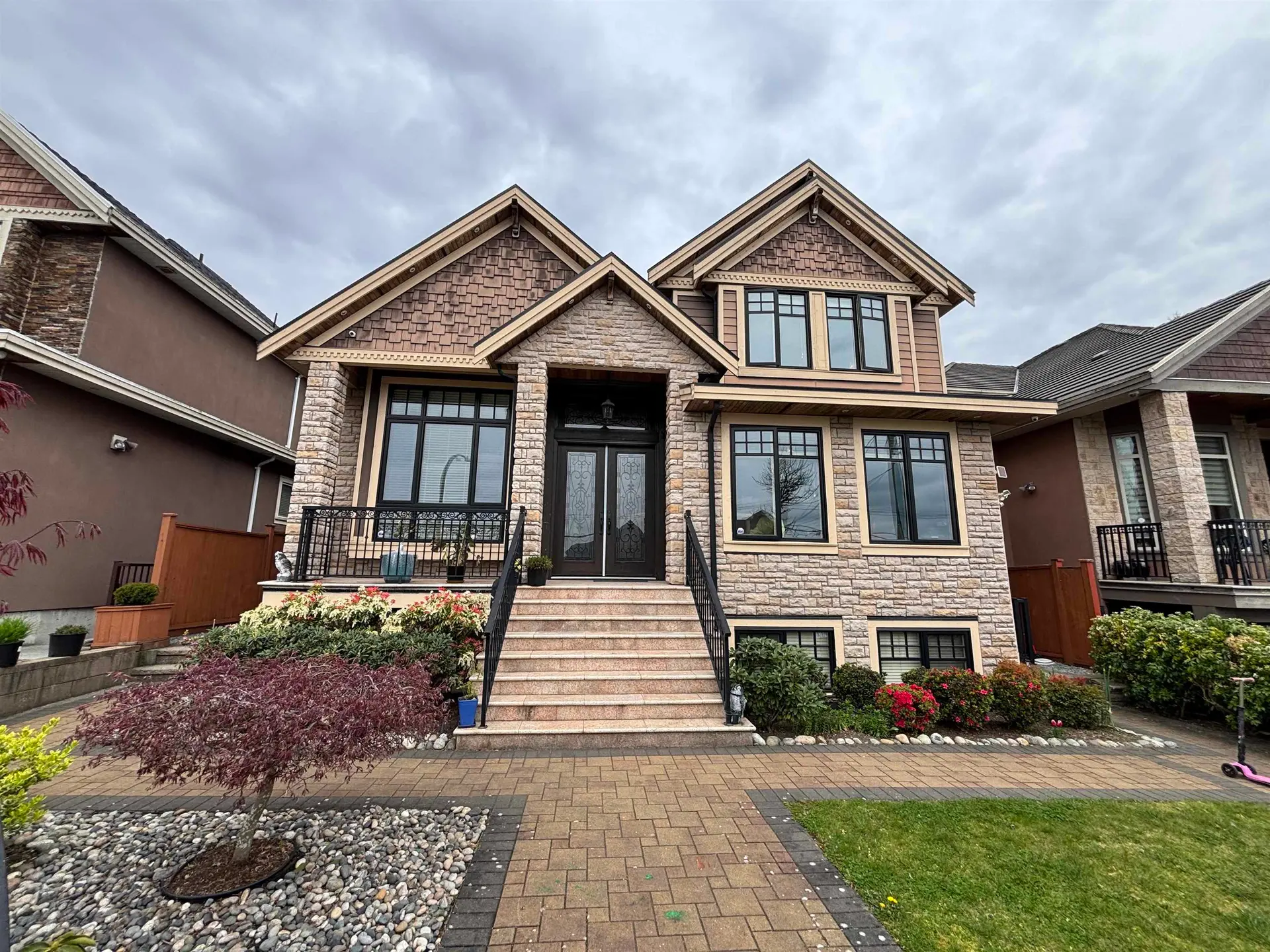 Property at 913 Quadling Avenue, Coquitlam, BC