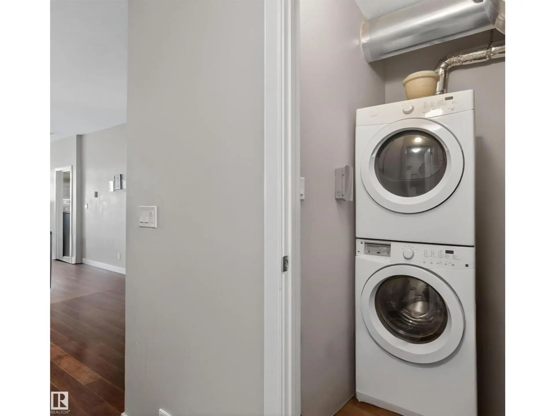 #102 10811 72 AV NW - Image 8