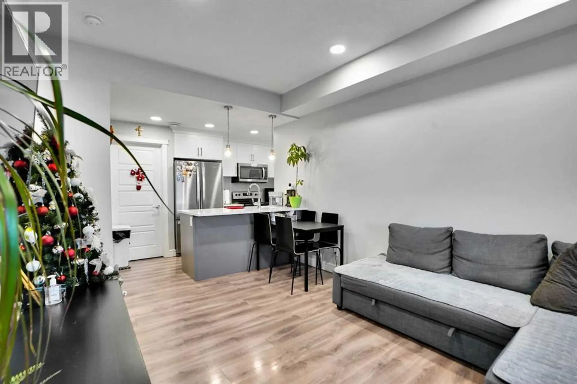 28 Savanna Passage NE - Image 13
