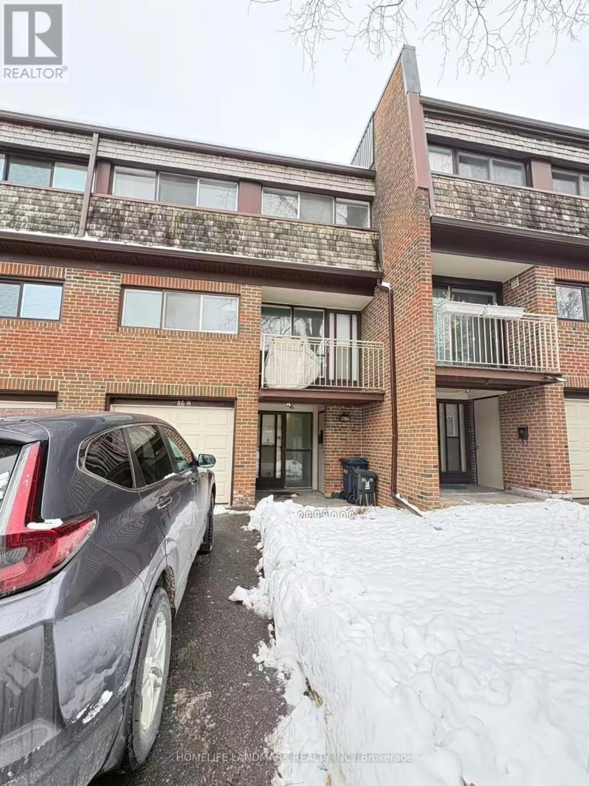 #14 86 CASTLEBURY CRESCENT - Image 1