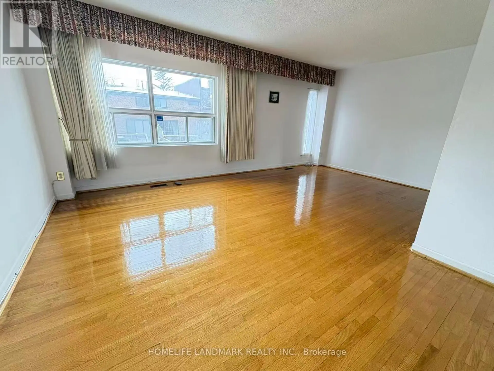 #14 86 CASTLEBURY CRESCENT - Image 13
