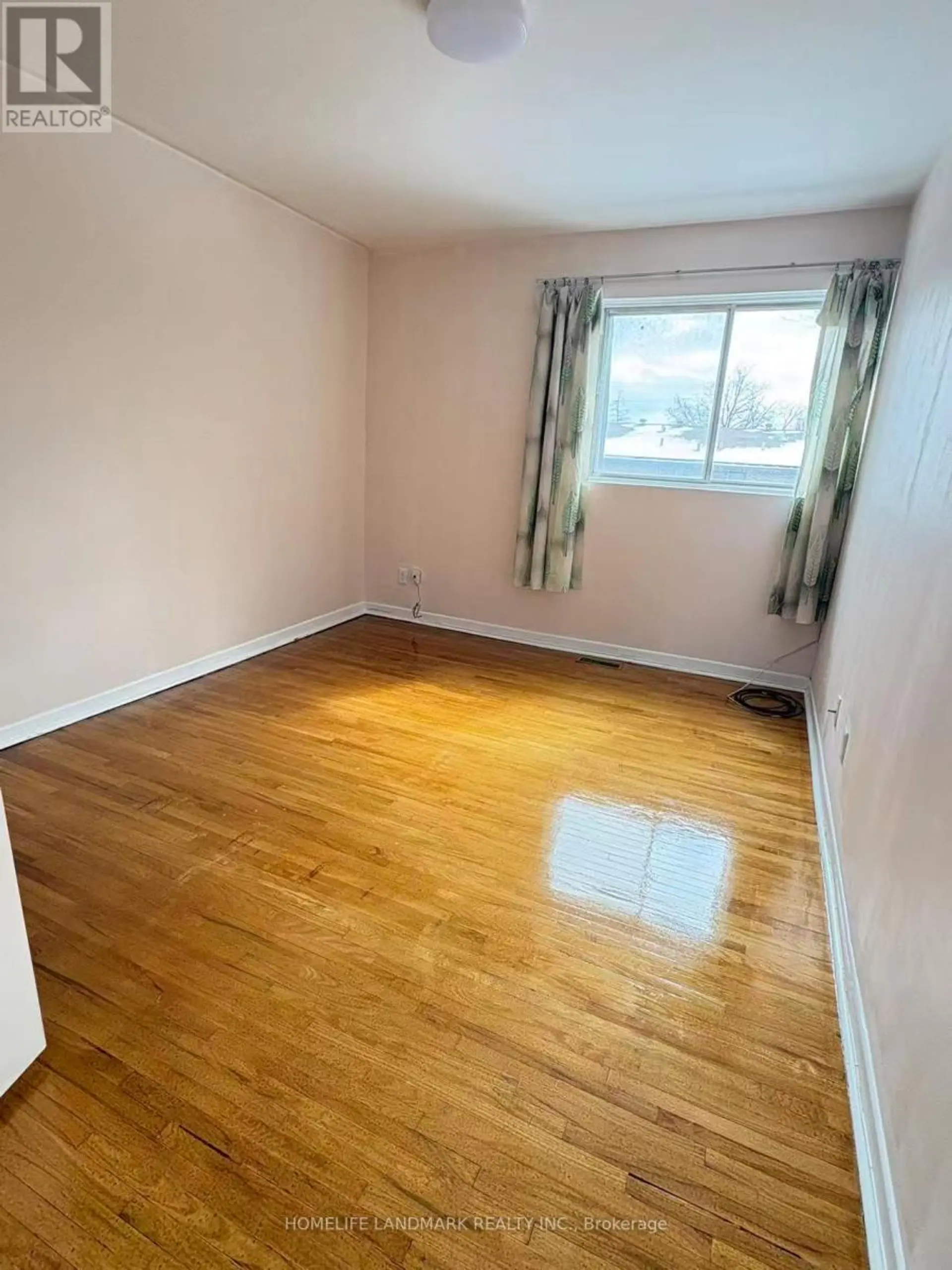 #14 86 CASTLEBURY CRESCENT - Image 6