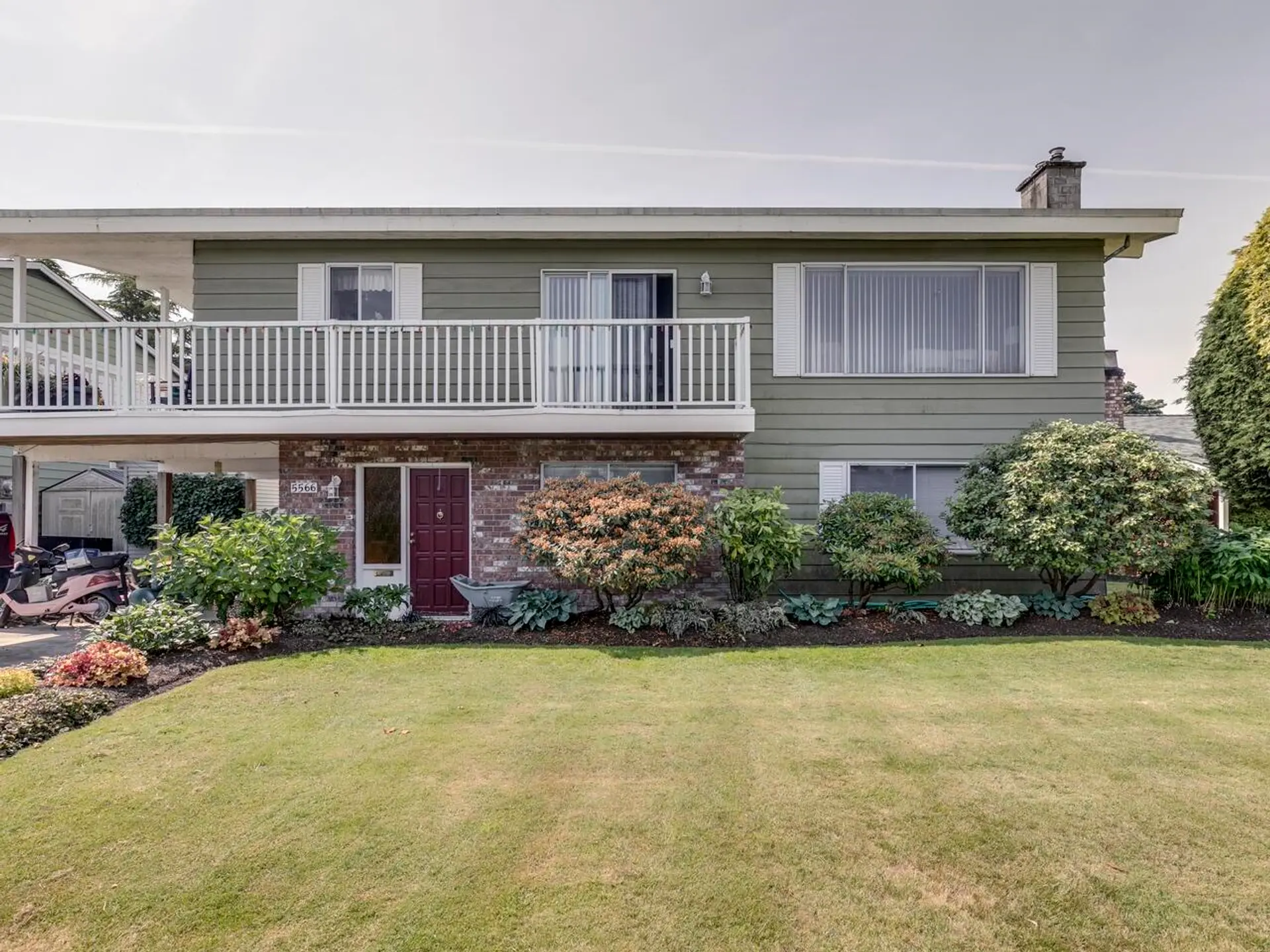 Property at 5566 49 Avenue, Delta, BC