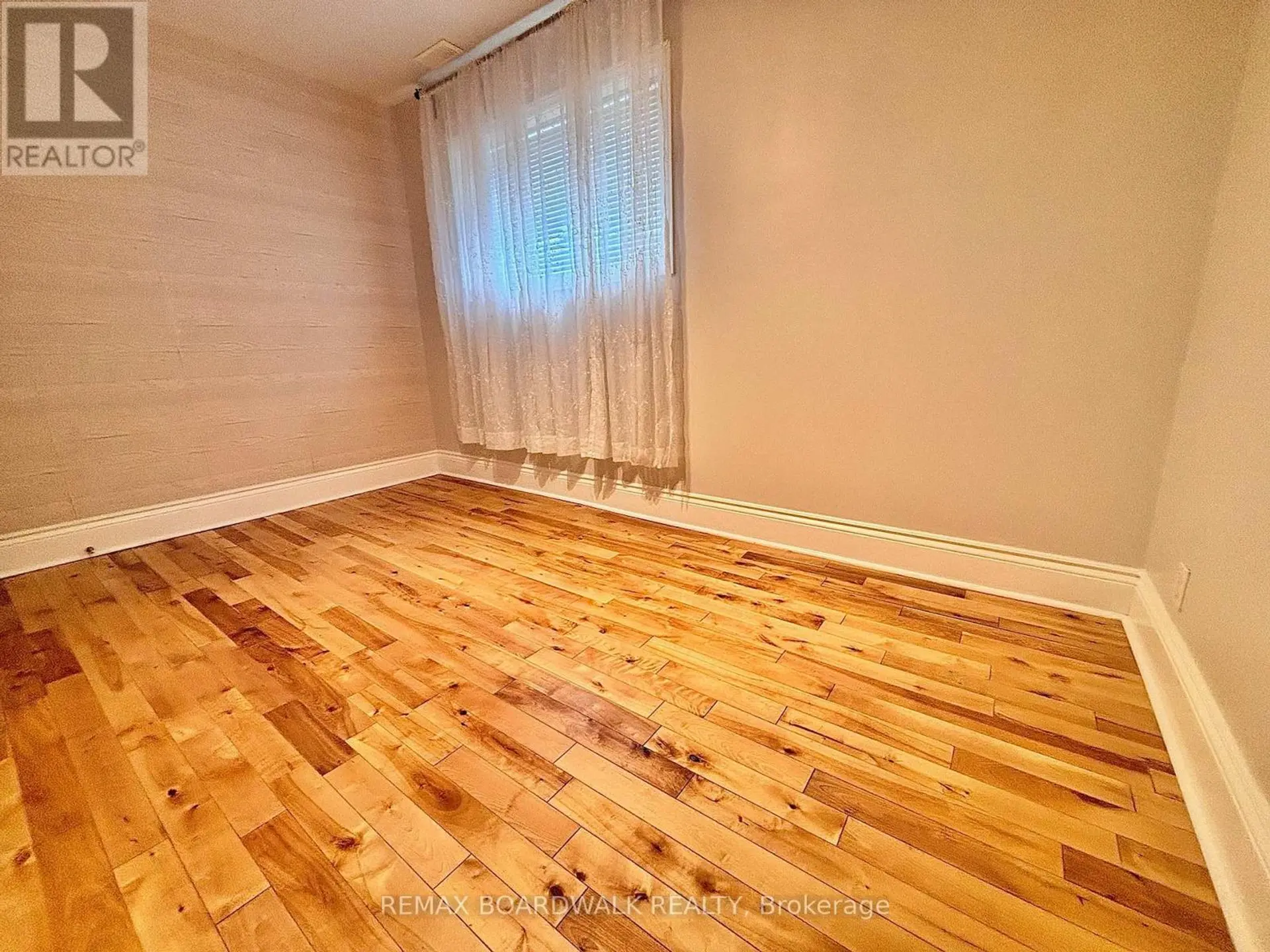 379 ST DENIS STREET - Image 14