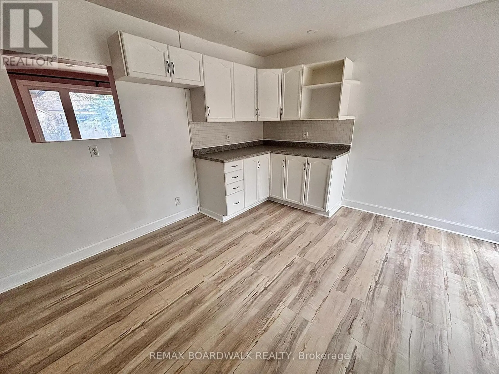 379 ST DENIS STREET - Image 5