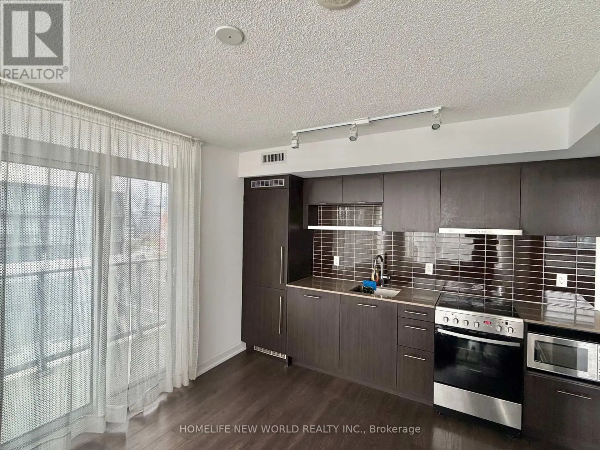 #910 365 CHURCH STREET - Image 8