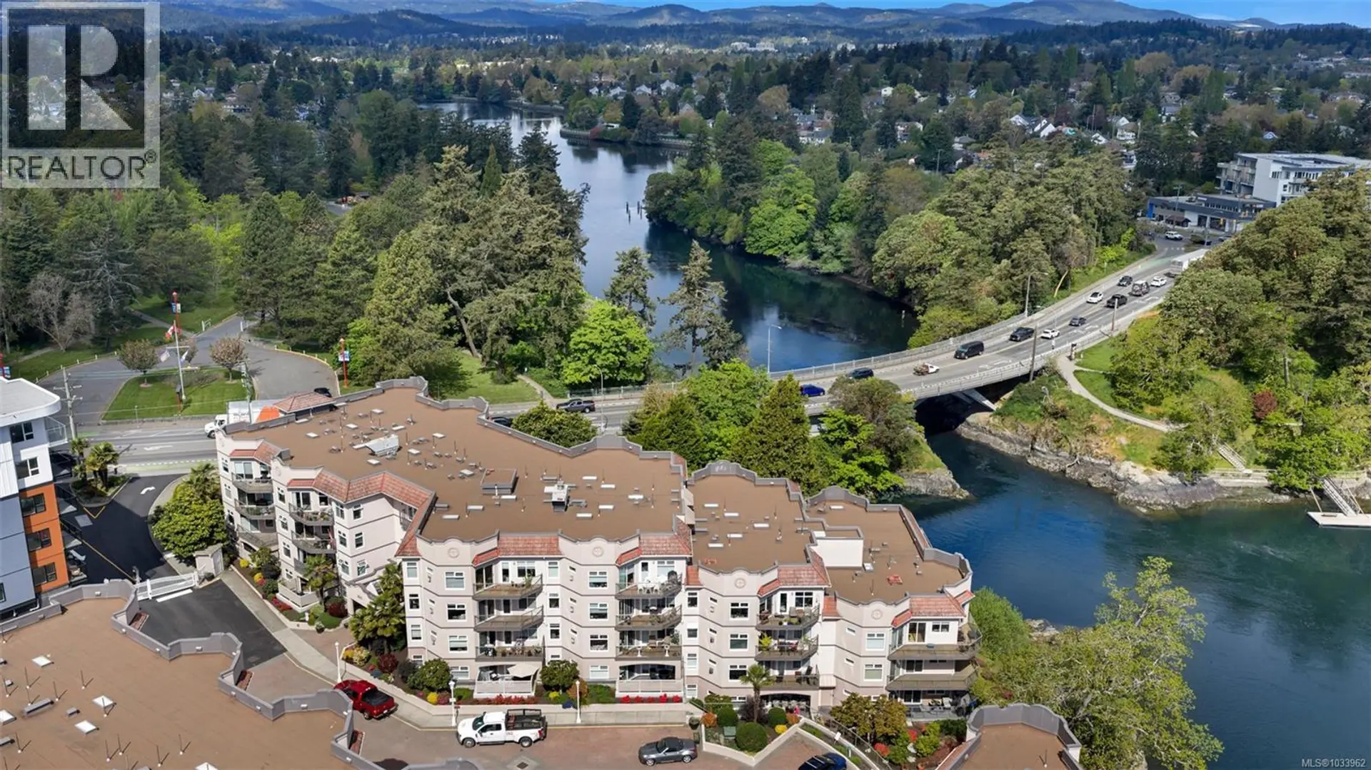Property at #301 1085 Tillicum Rd, Esquimalt, BC