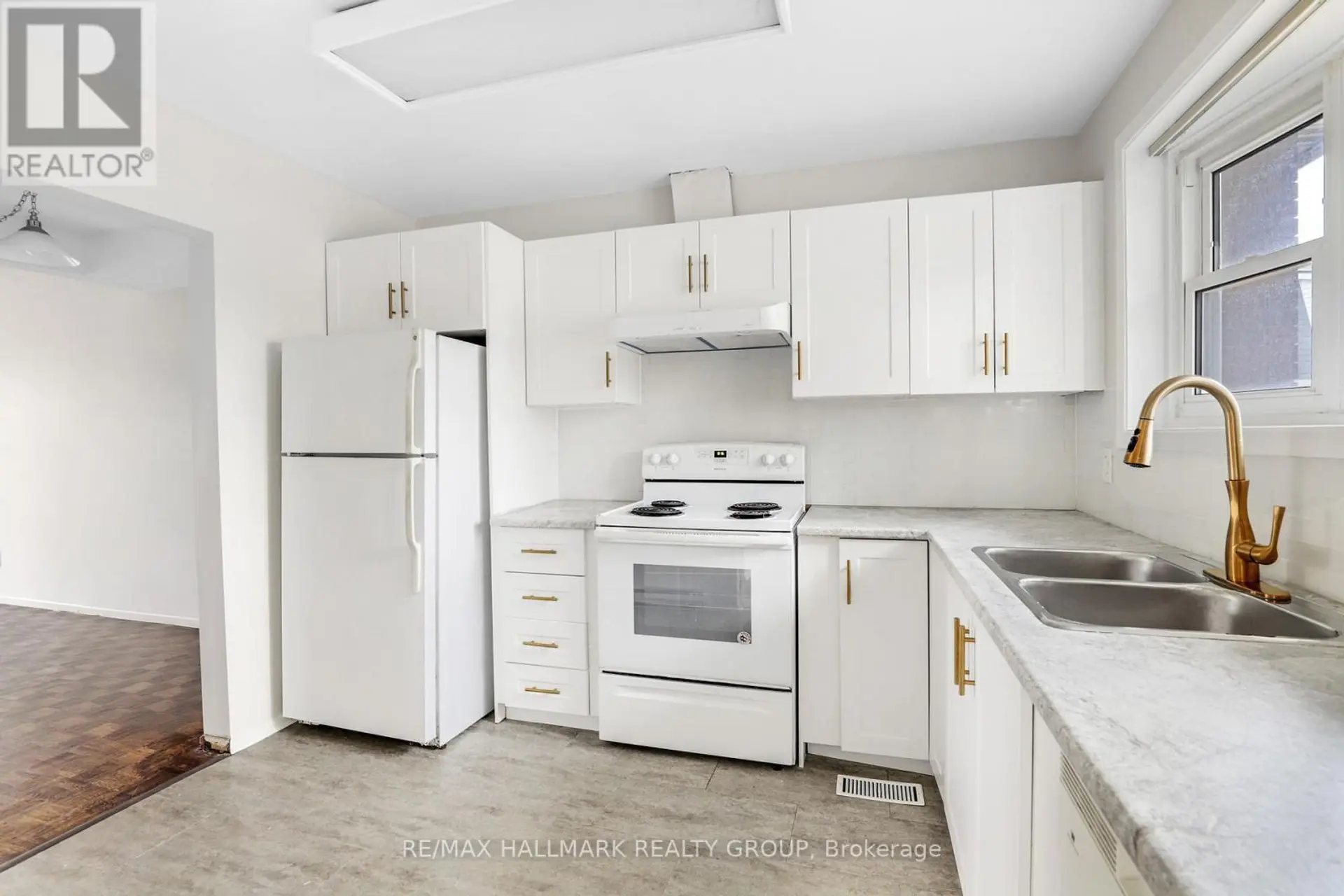 #44 920 DYNES ROAD - Image 3