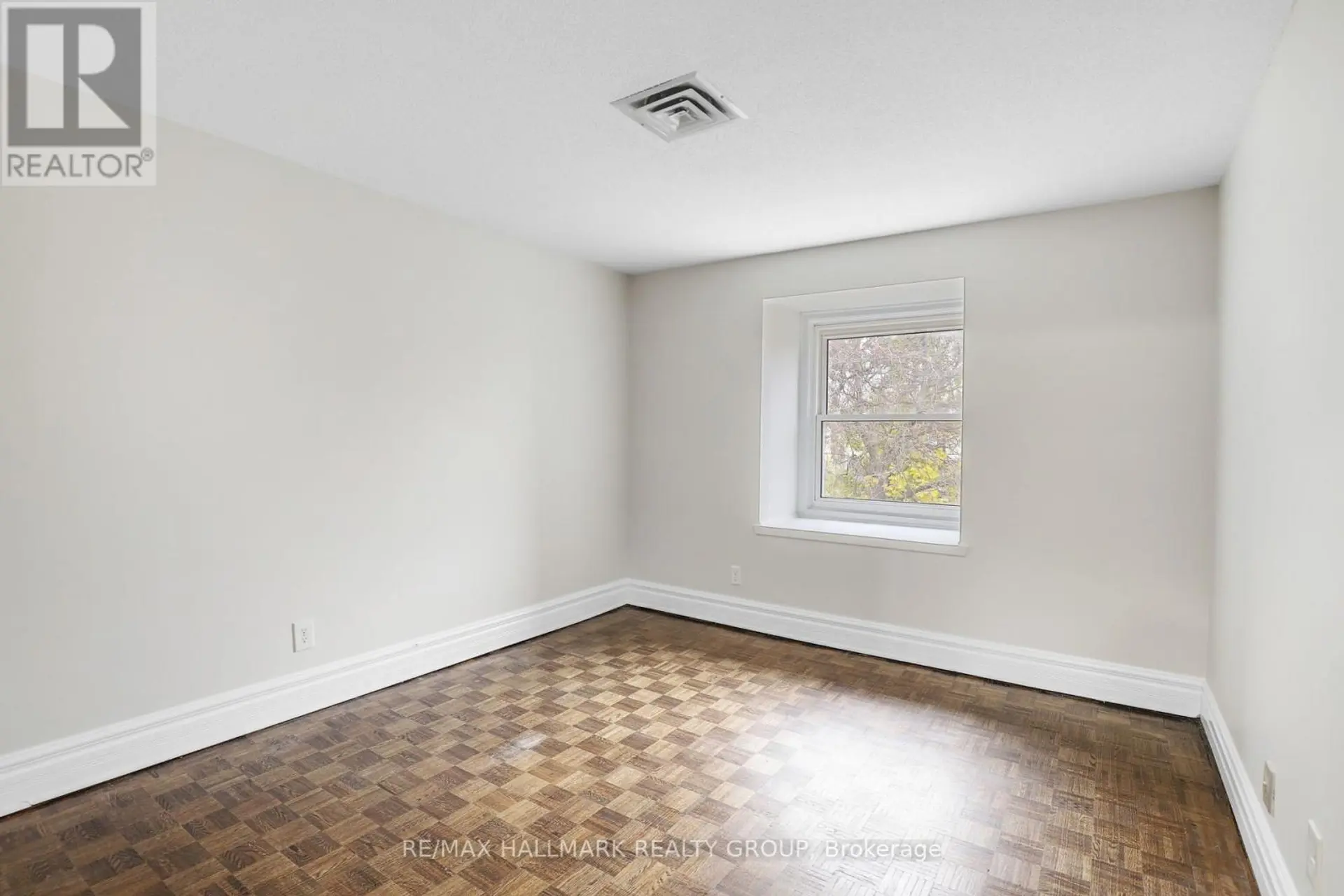 #44 920 DYNES ROAD - Image 8