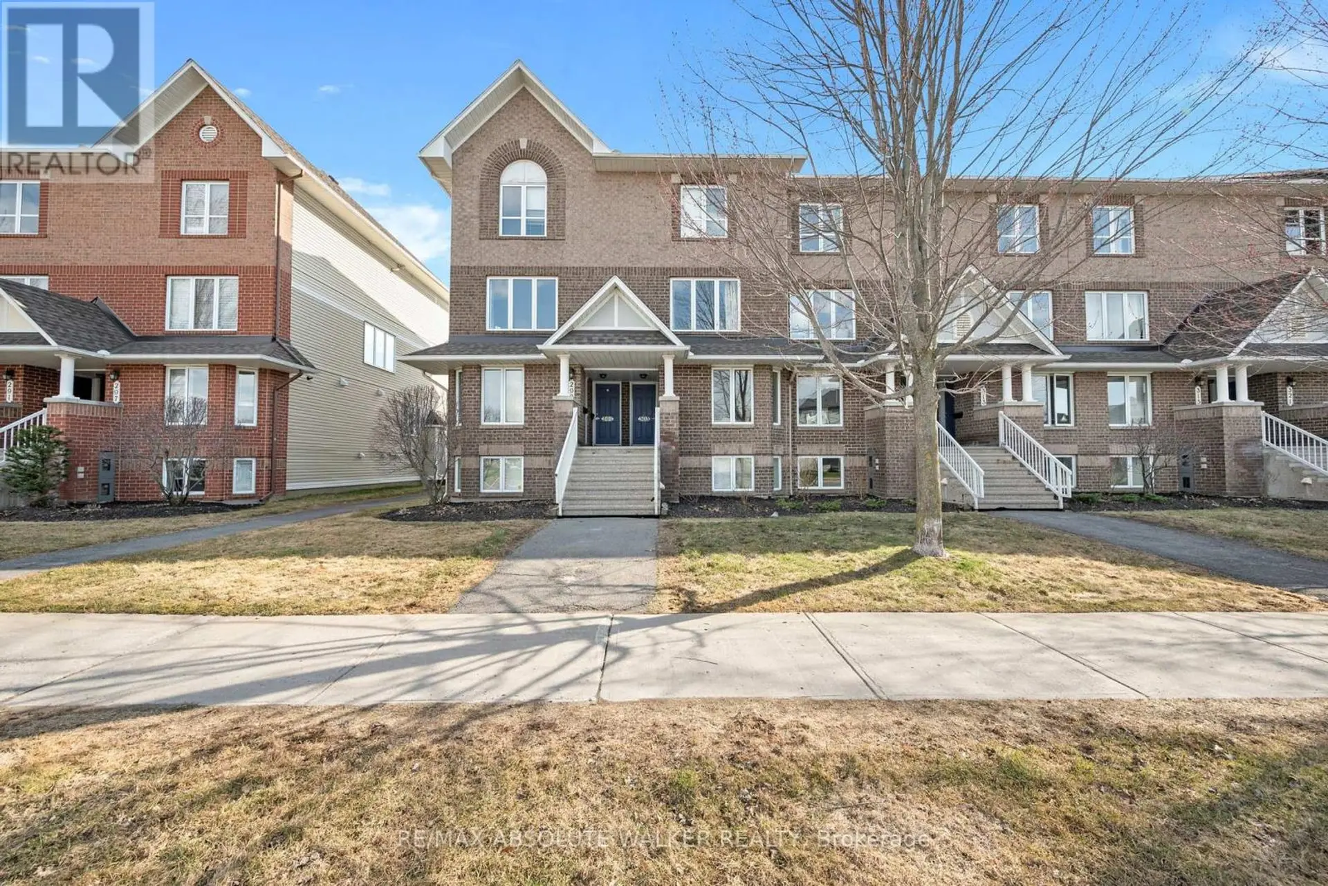 #8 299 AQUAVIEW DRIVE - Image 1